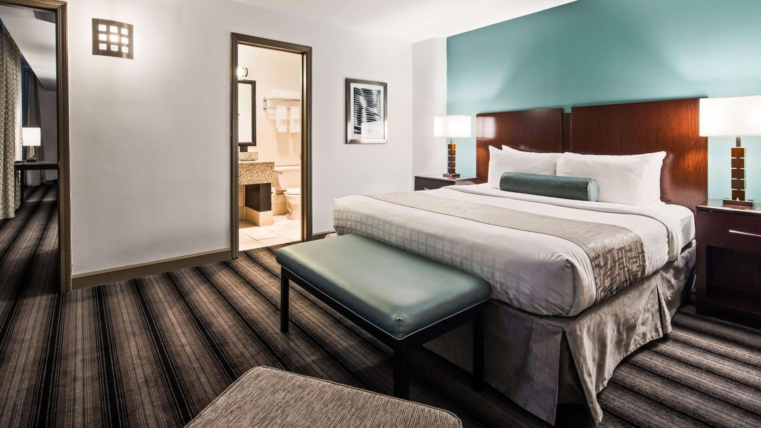 One-Bedroom King Suite - Photo 1