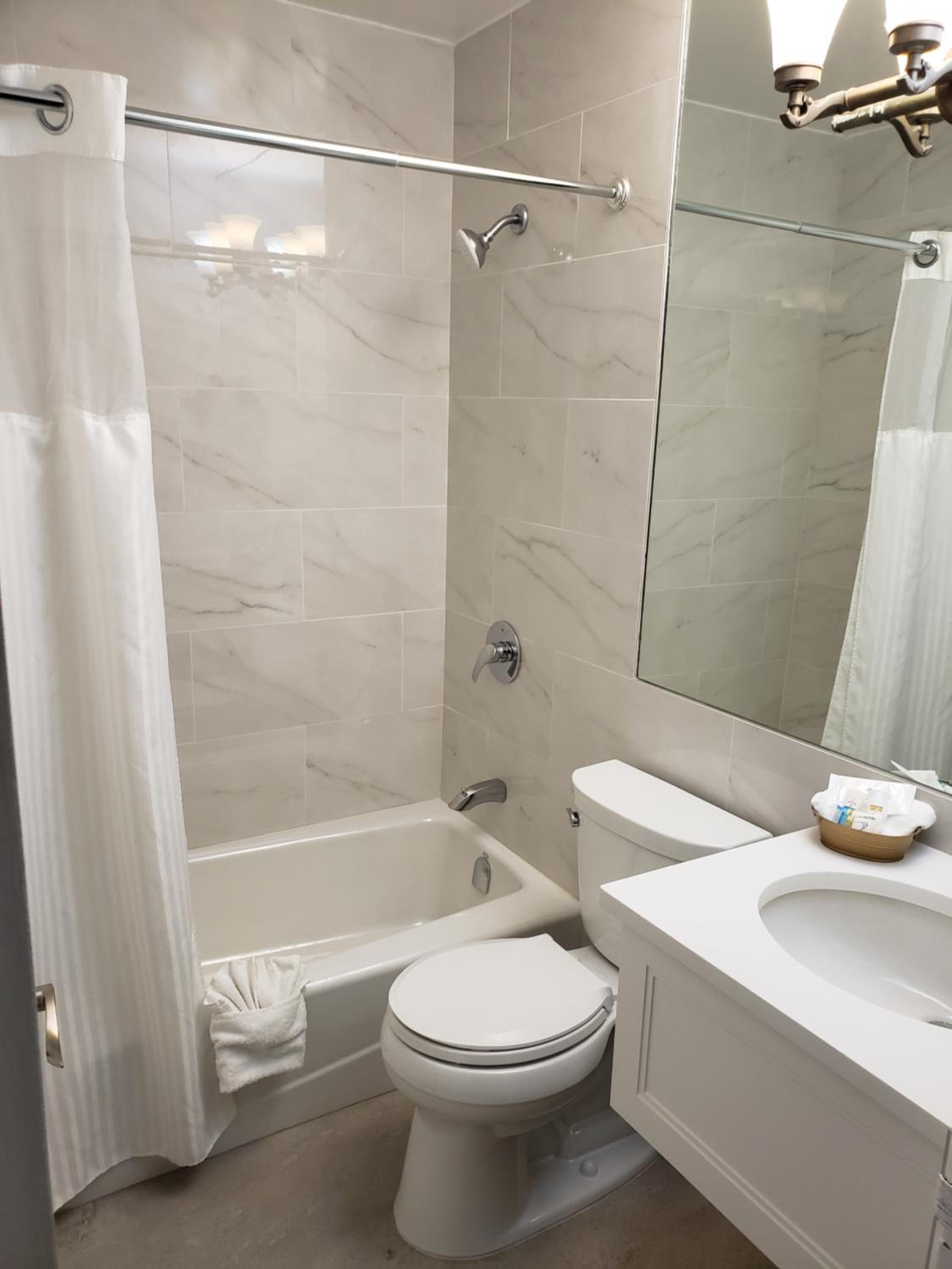 Double Room with Two Double Beds - Photo 4