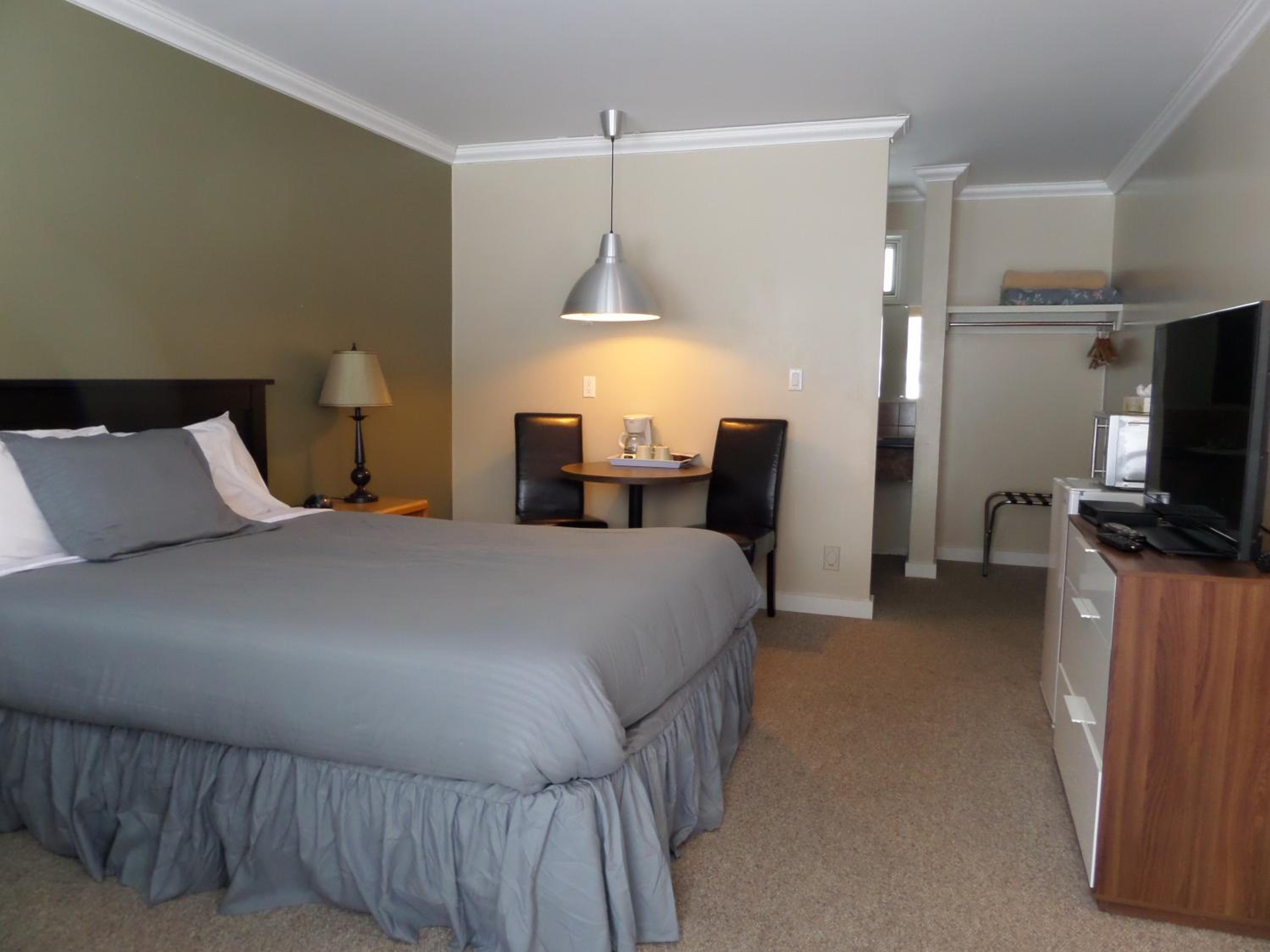 Standard Queen Room photo 1