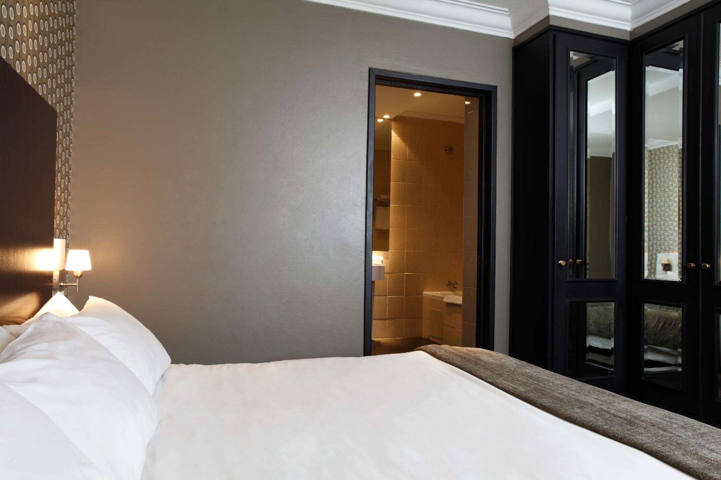 Executive Suite - Photo 4