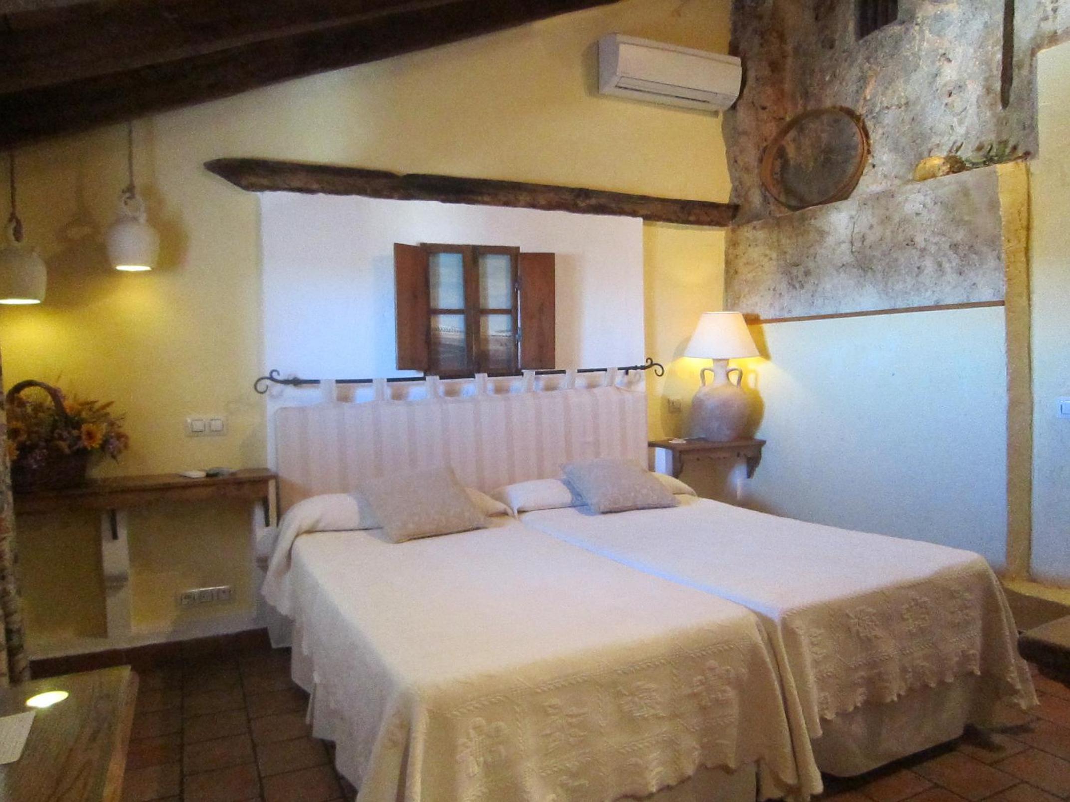 Double or Twin Room - Photo 36