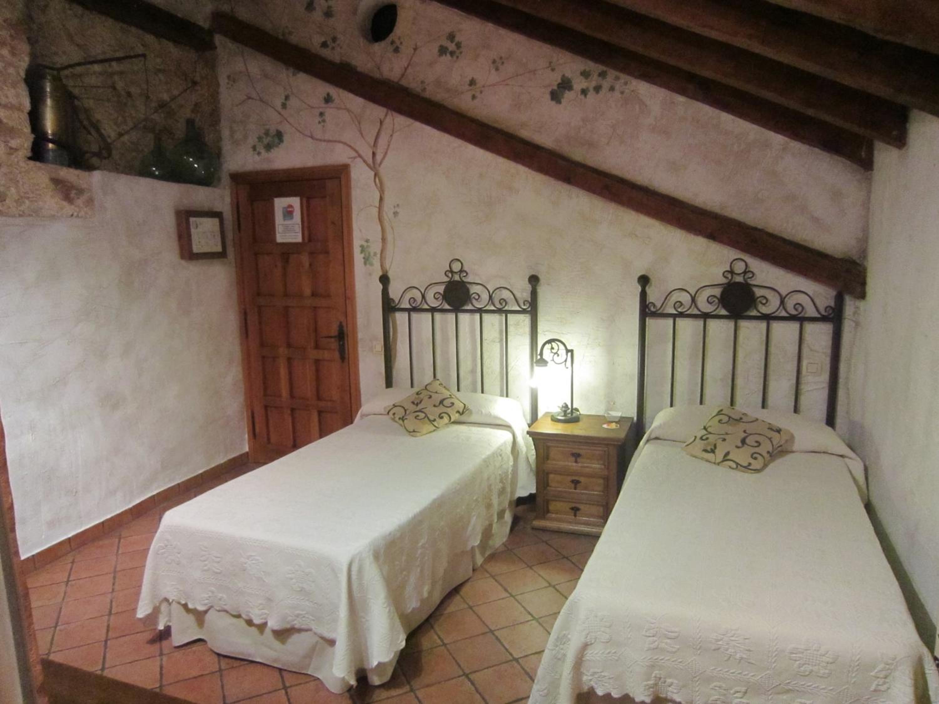 Double or Twin Room - Photo 38
