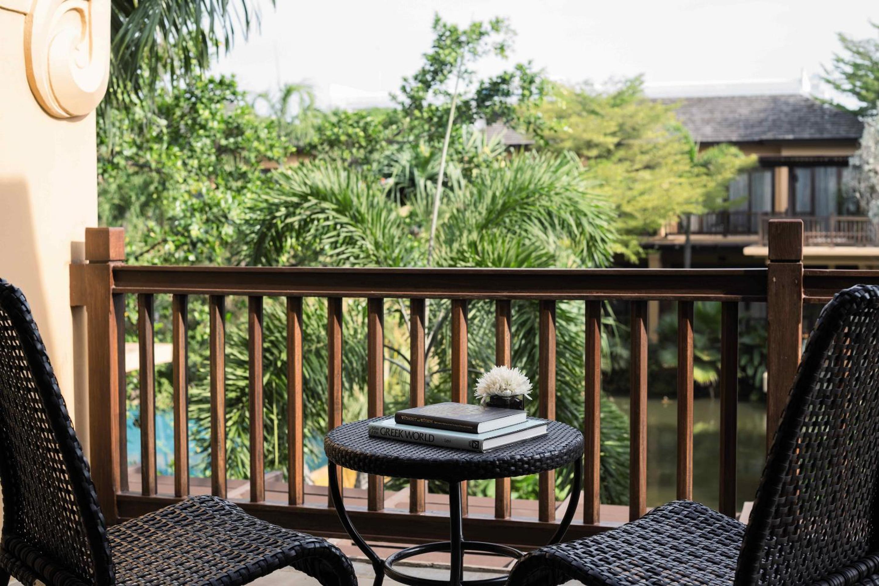 King Suite with Terrace and Lagoon View - Photo 4
