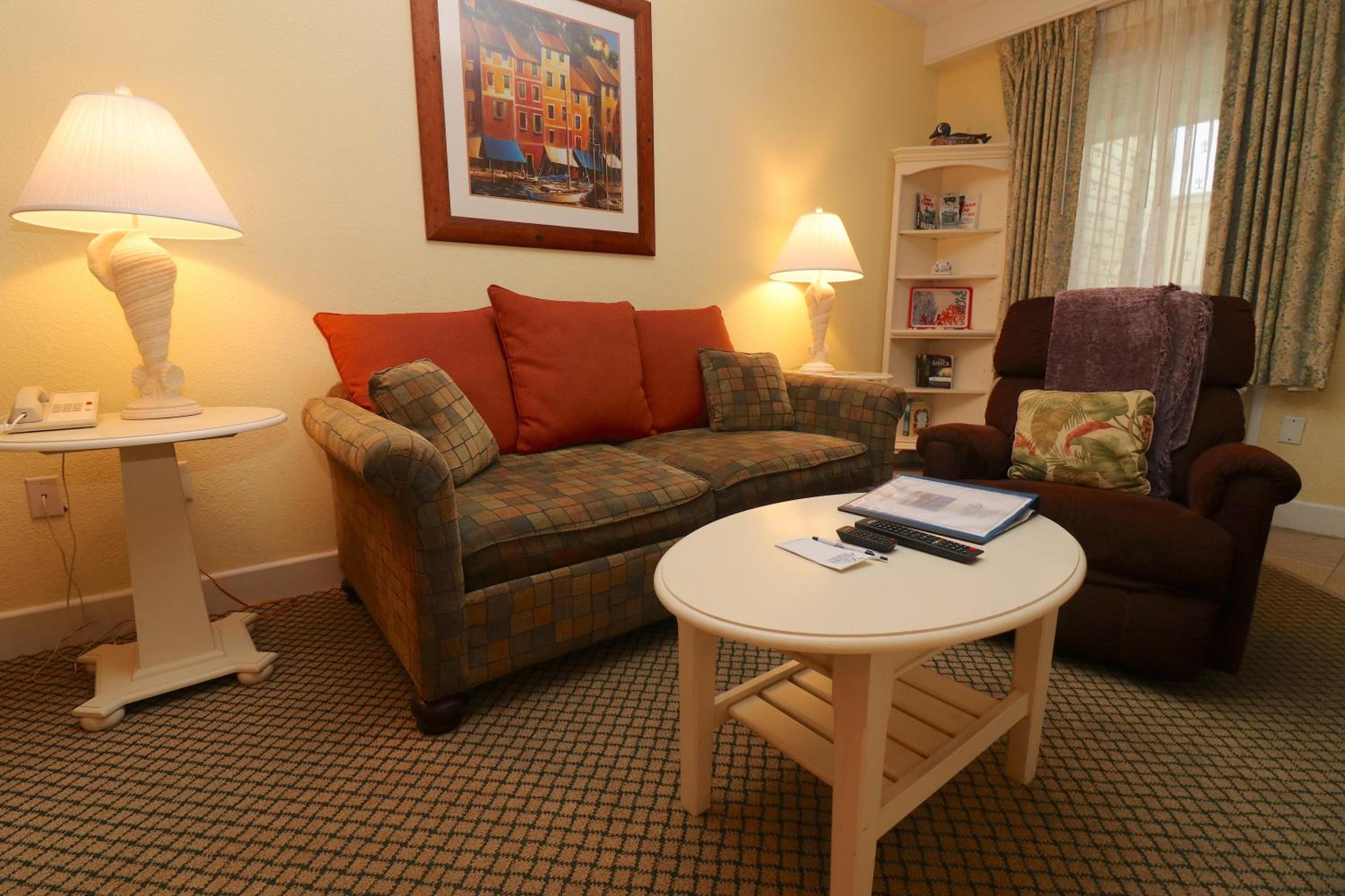 One-Bedroom Apartment - Photo 1