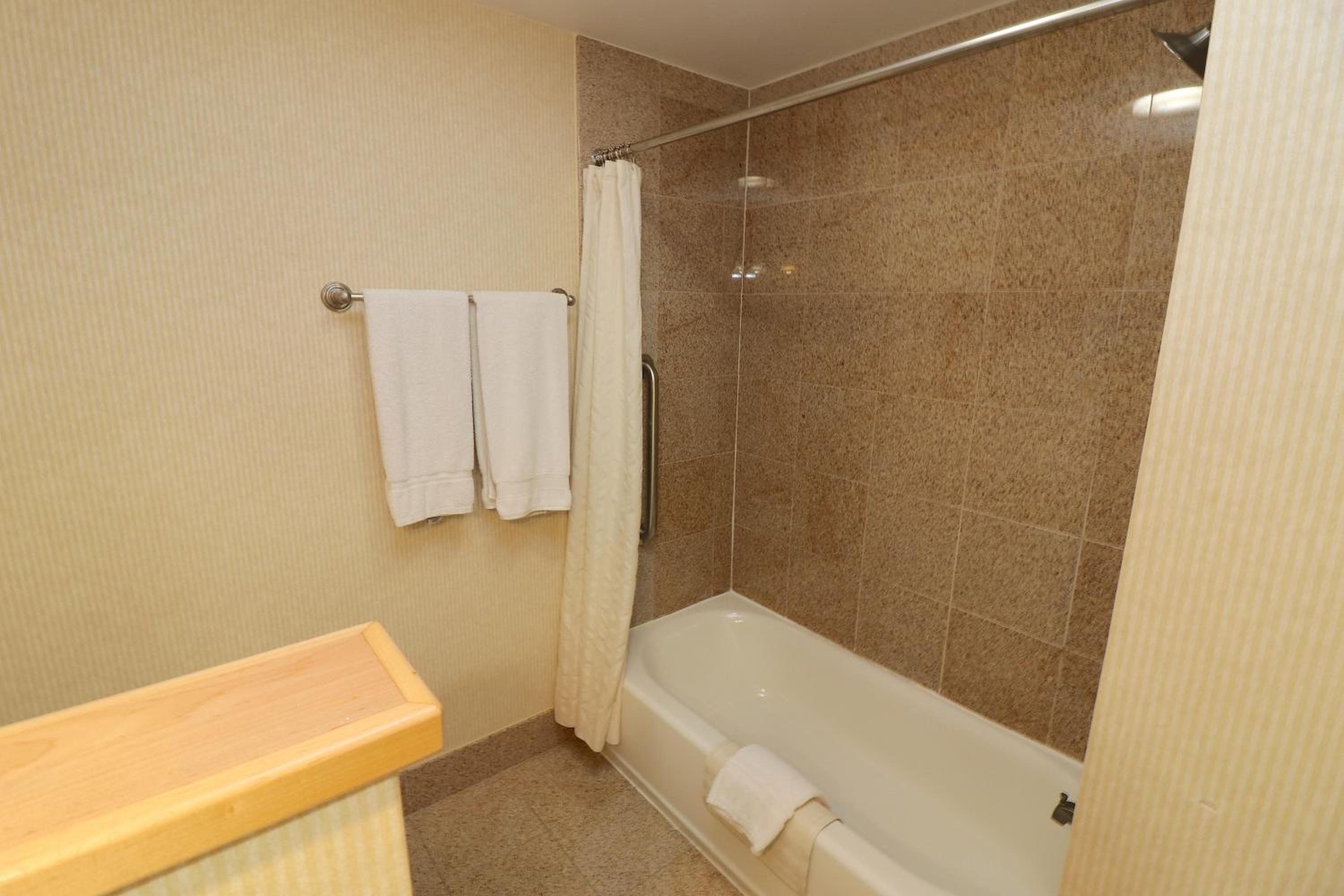 One-Bedroom Apartment - Photo 29