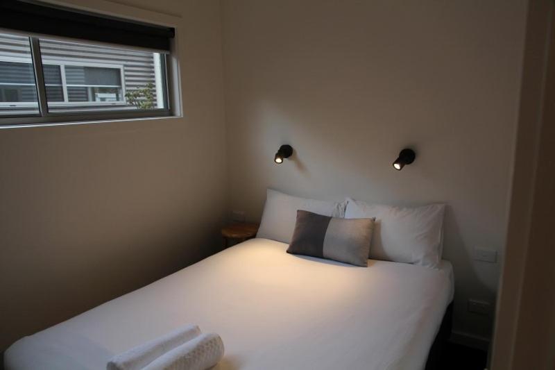 Modern 3 Bedroom - Playground photo 2