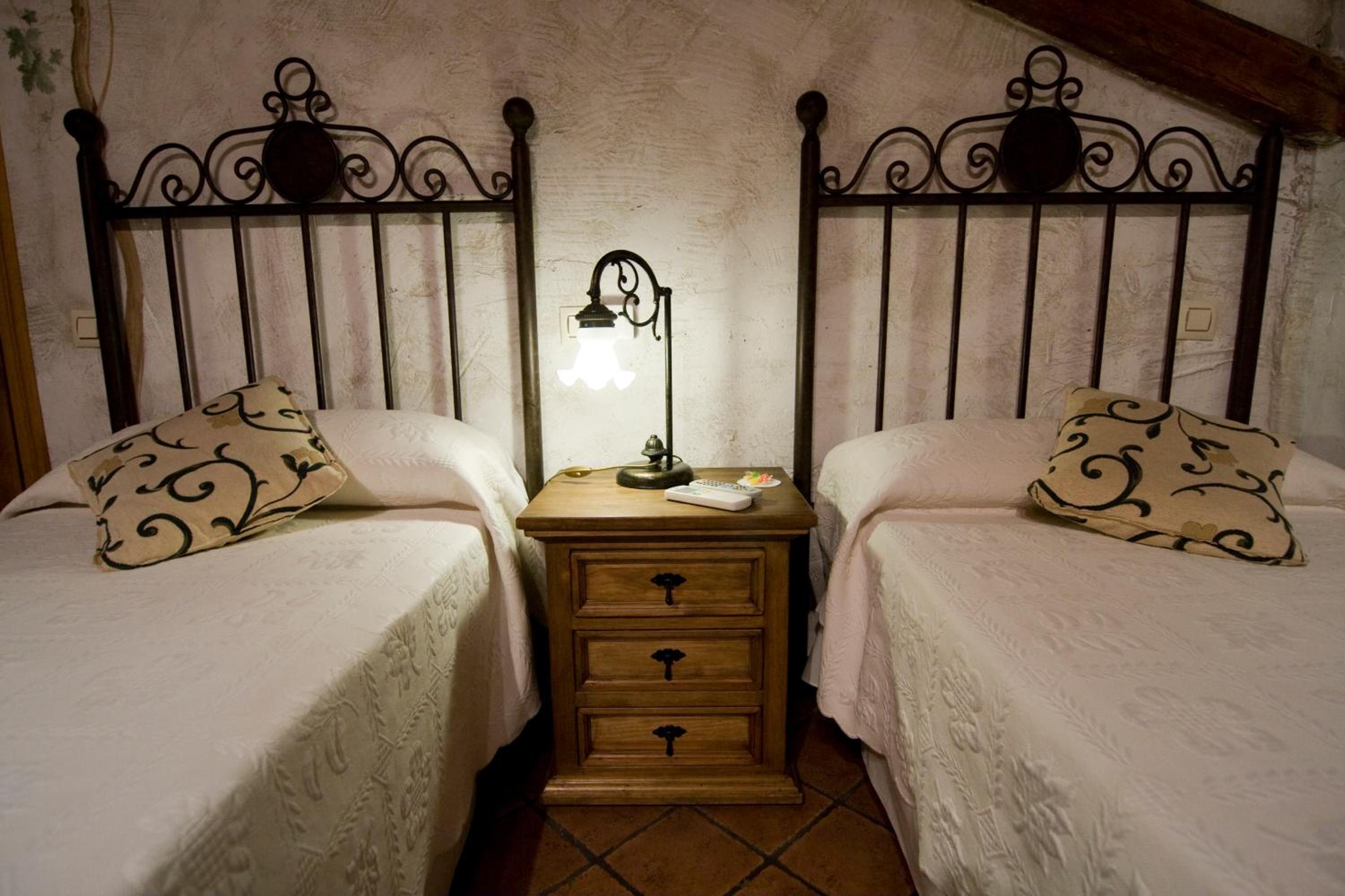 Double or Twin Room - Photo 46