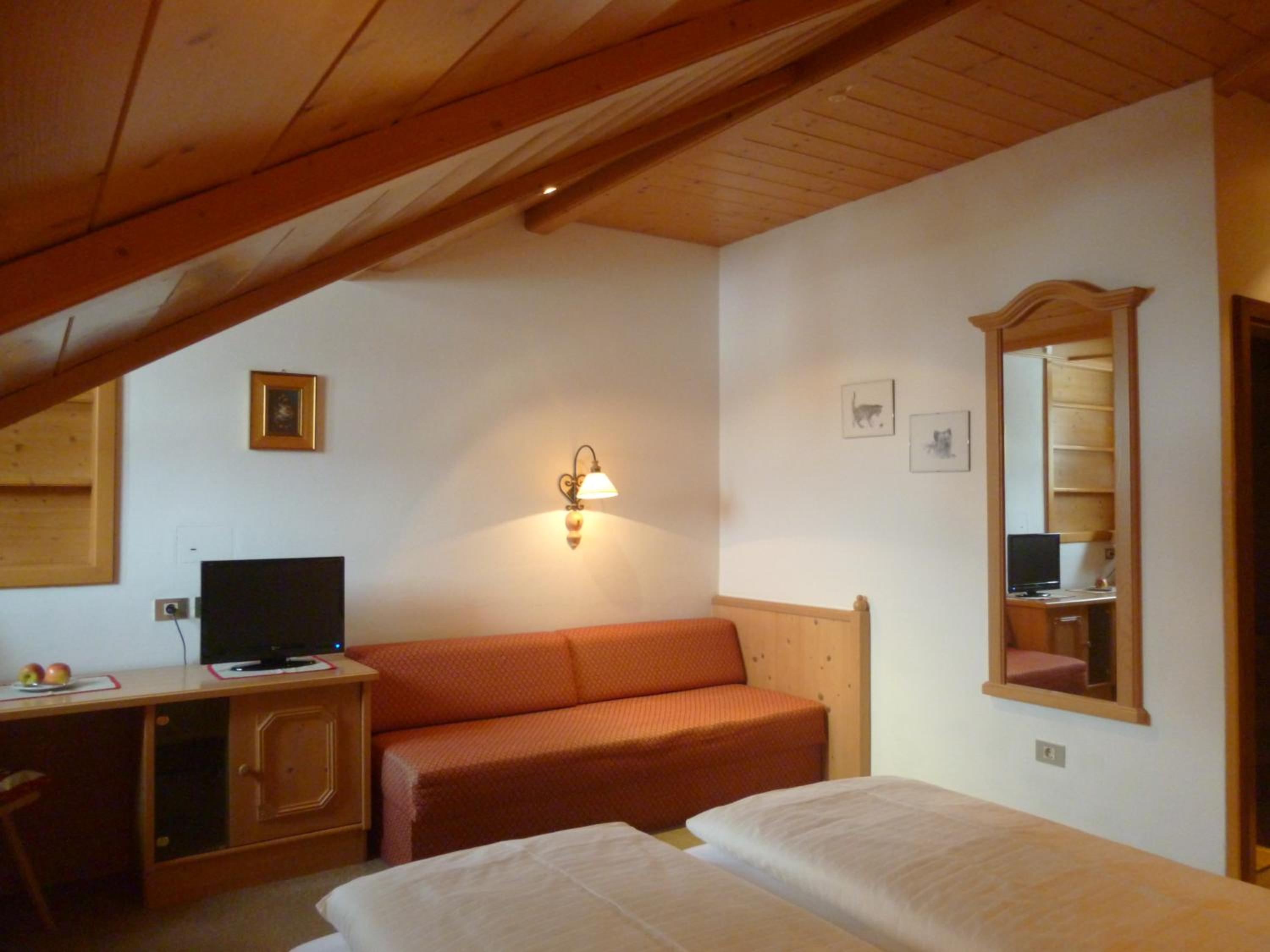 Triple Room (2 Adults + 1 Child) photo 2
