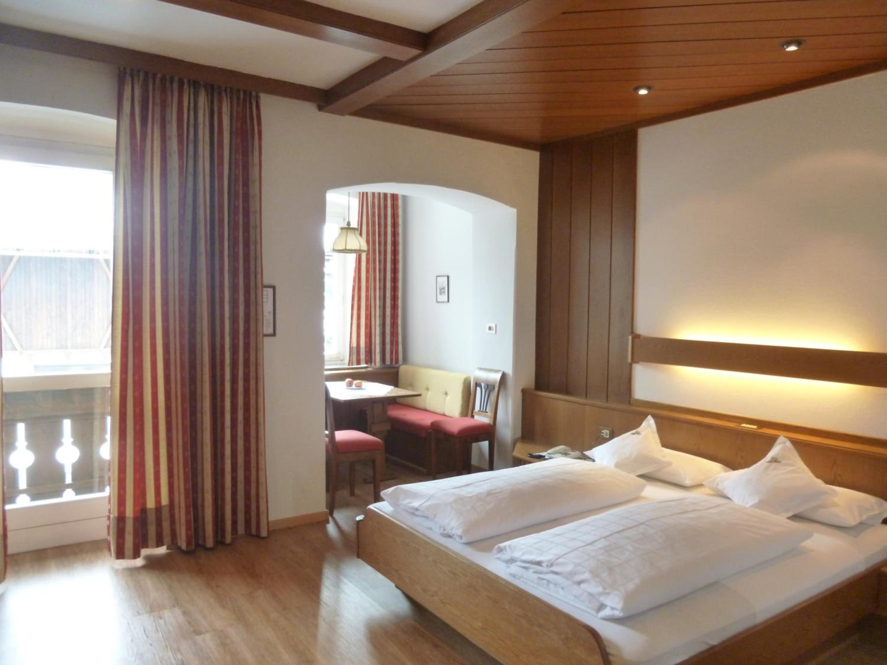 Triple Room (2 Adults + 1 Child) photo 3