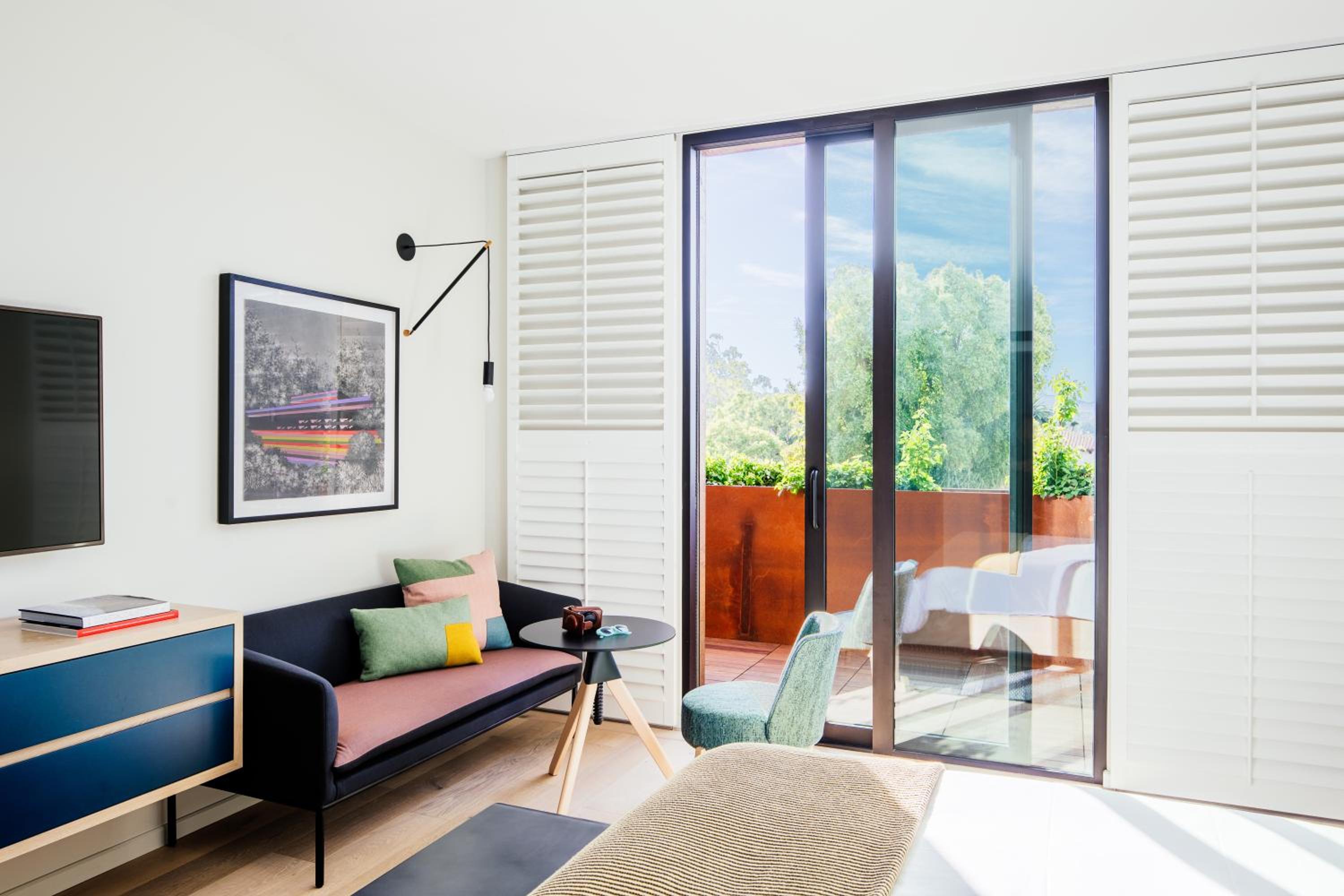 King Room with Balcony - Photo 3