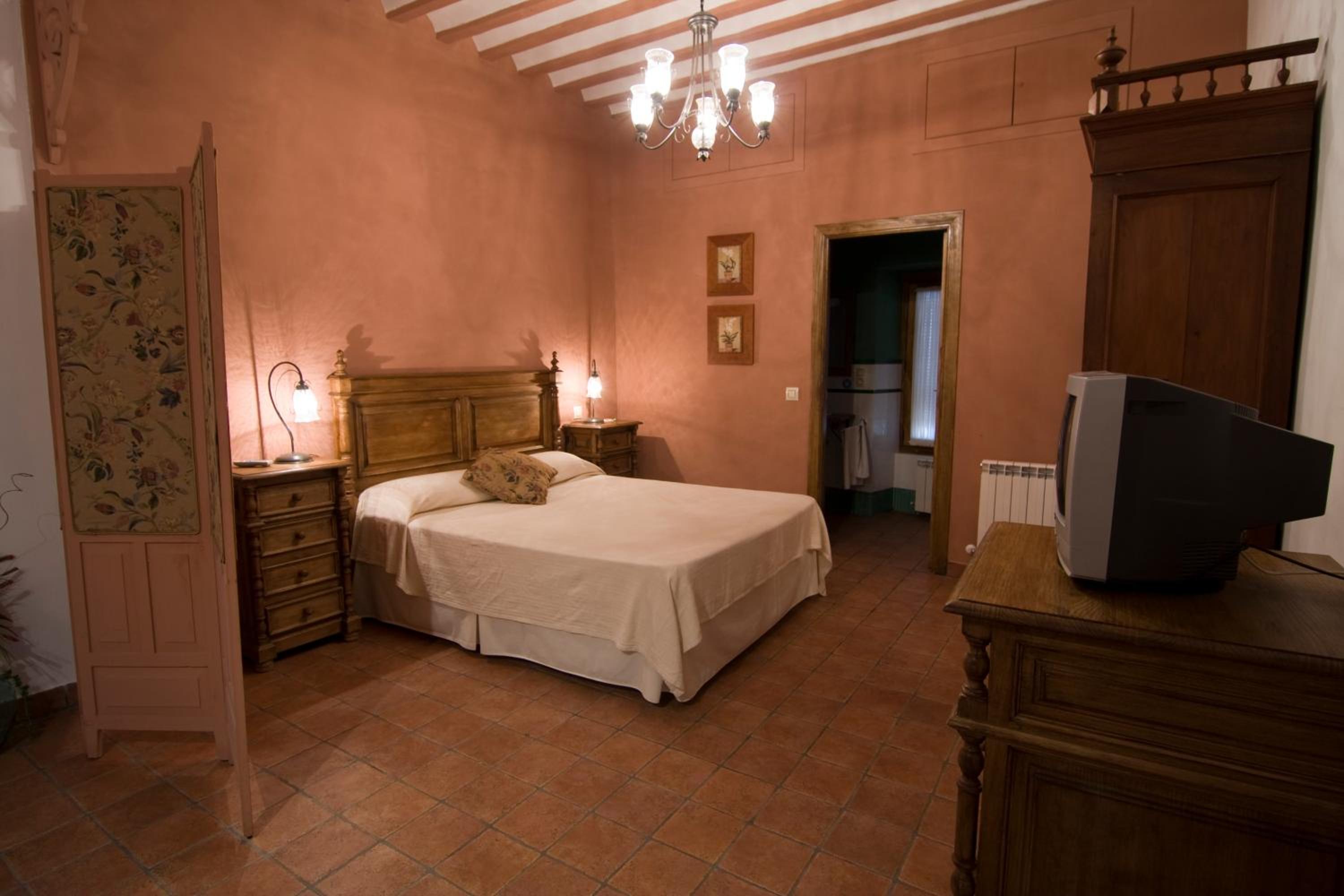 Double or Twin Room with Sitting Area - Photo 37