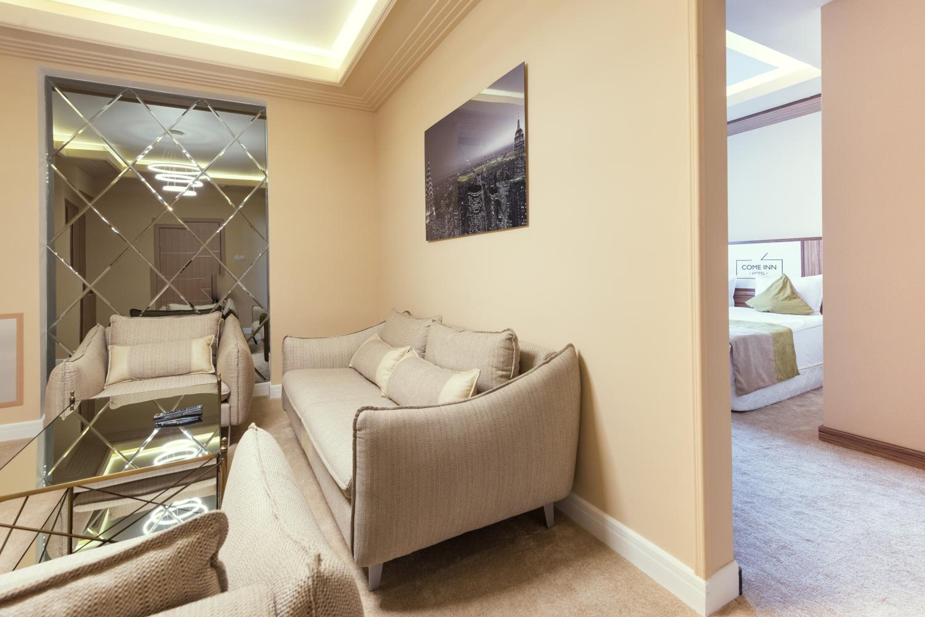 Queen Suite photo 3