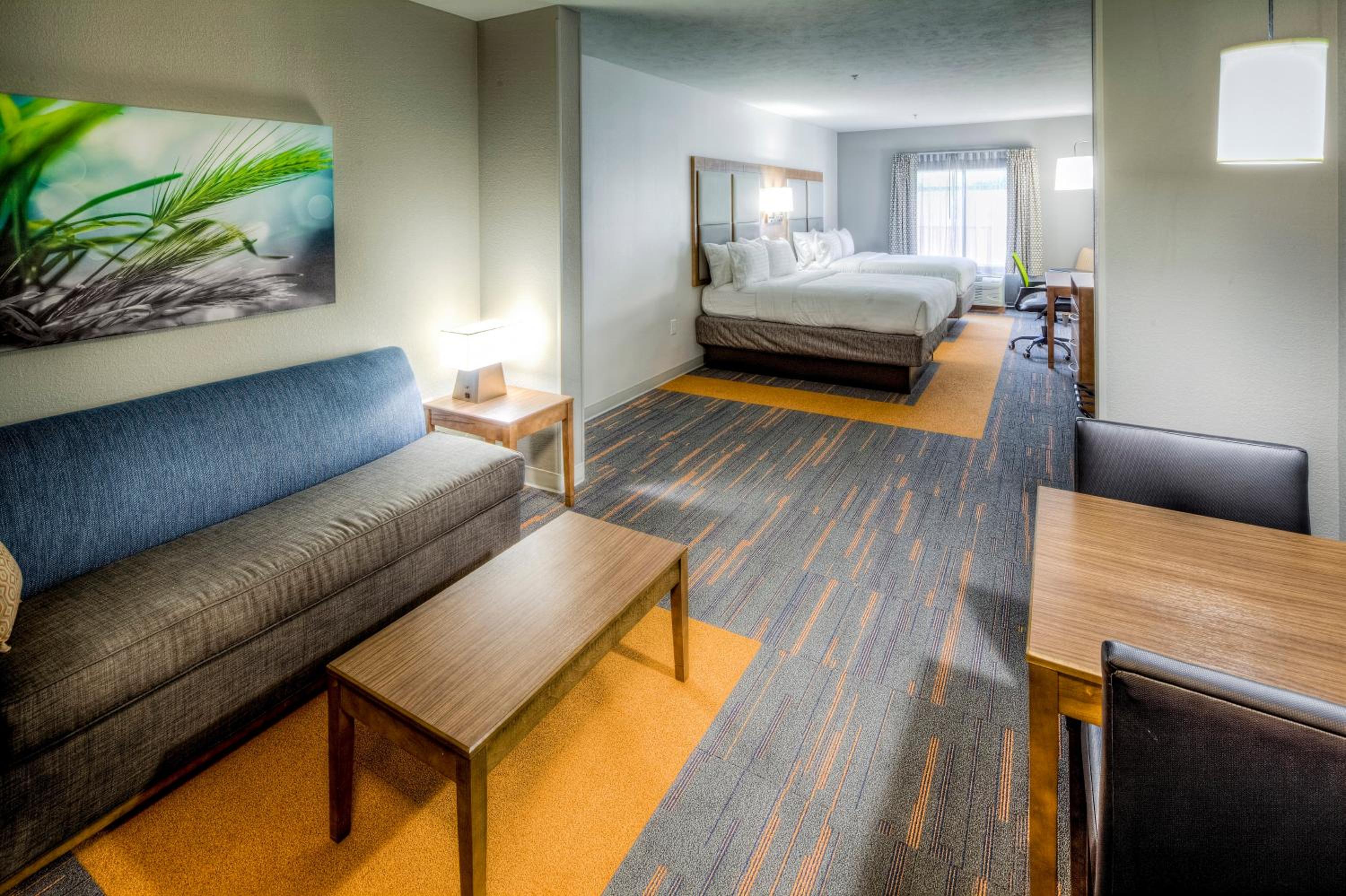 Queen Suite with Two Queen Beds