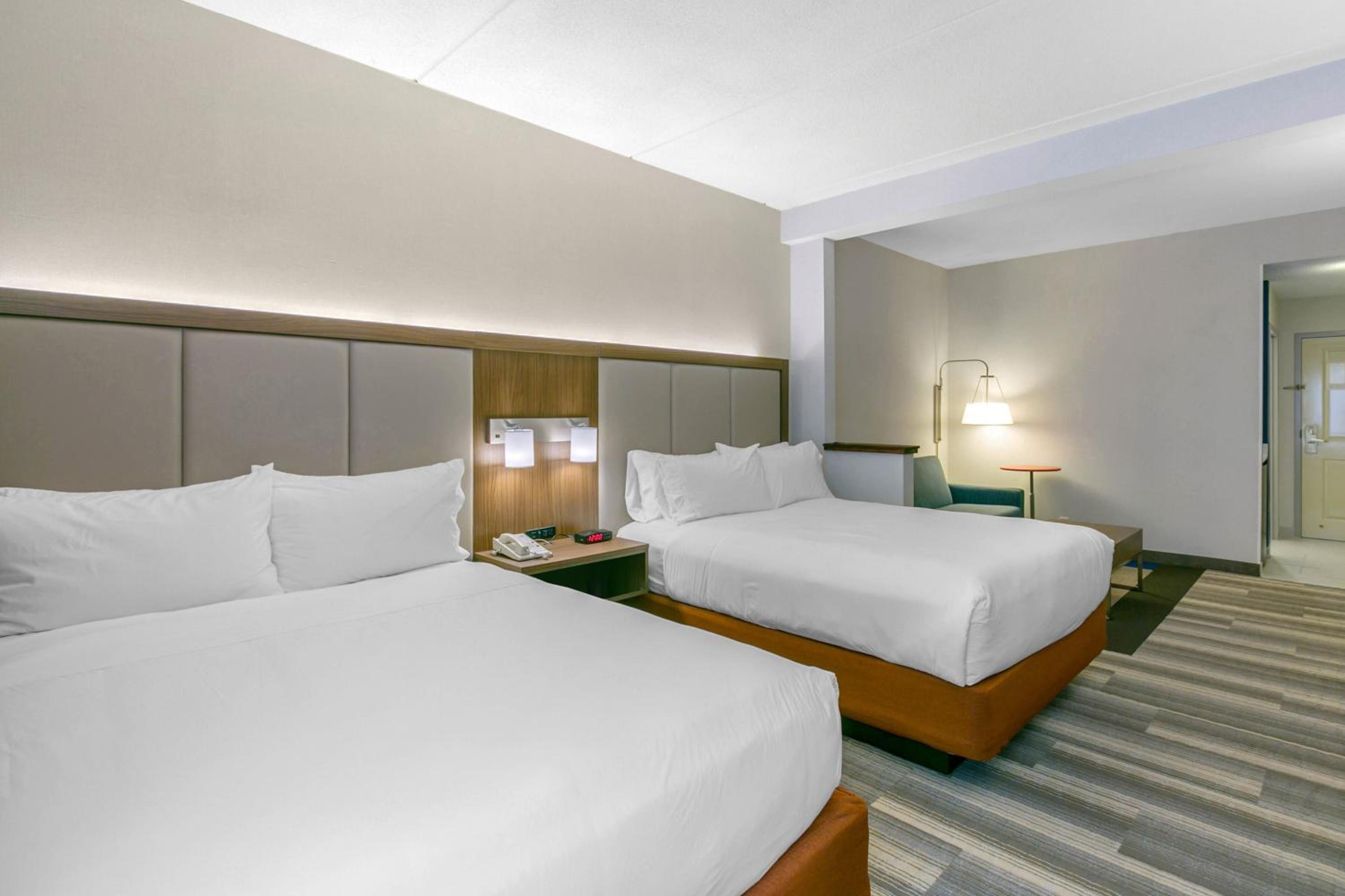 Suite with Two Beds - Non-Smoking - Photo 1