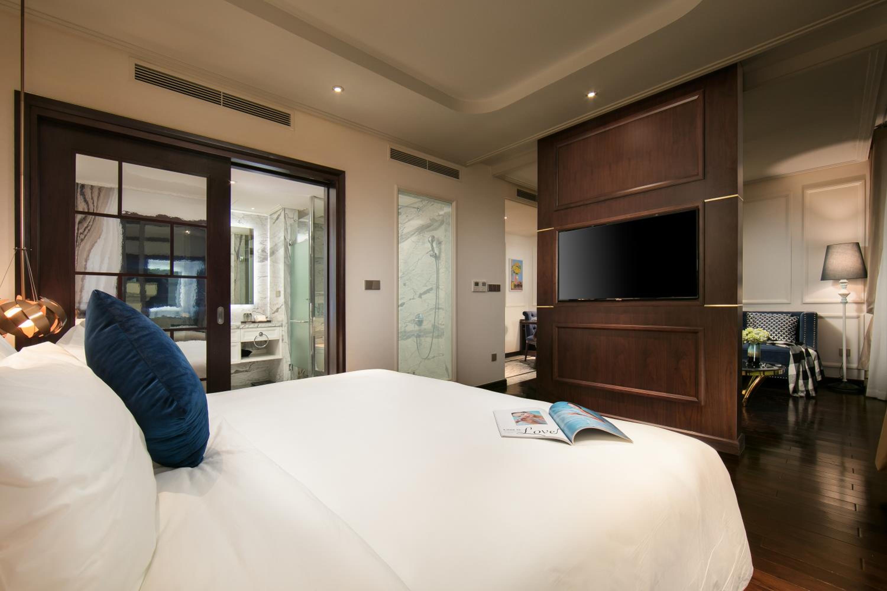 Anatole Balcony Suite photo 2