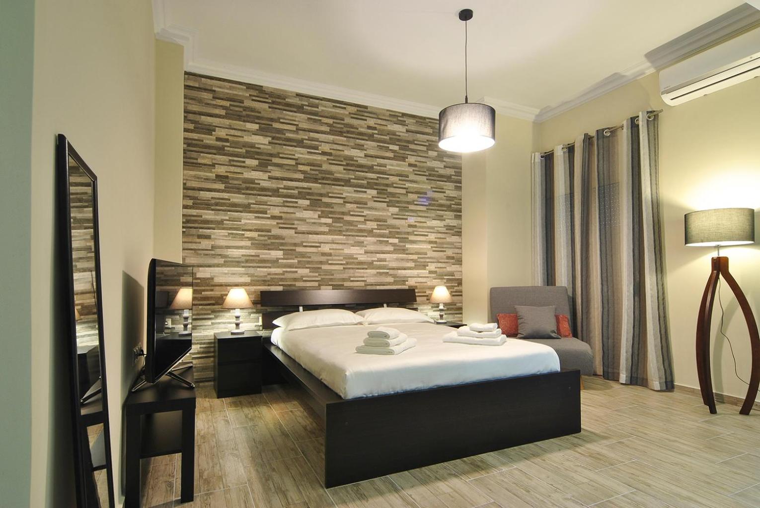 One-Bedroom Apartment - Photo 5