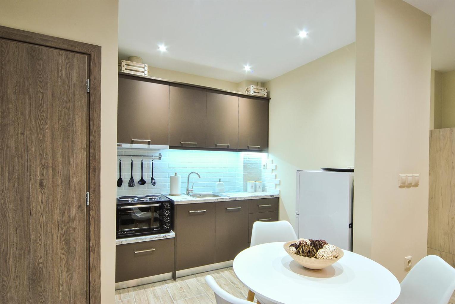 One-Bedroom Apartment - Photo 6