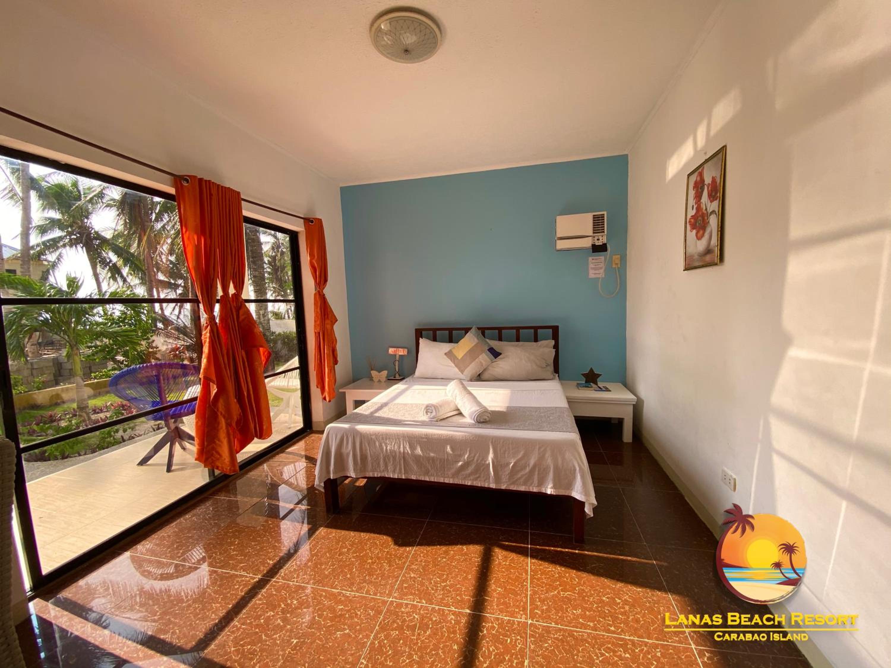 Family Room with Garden View photo 2