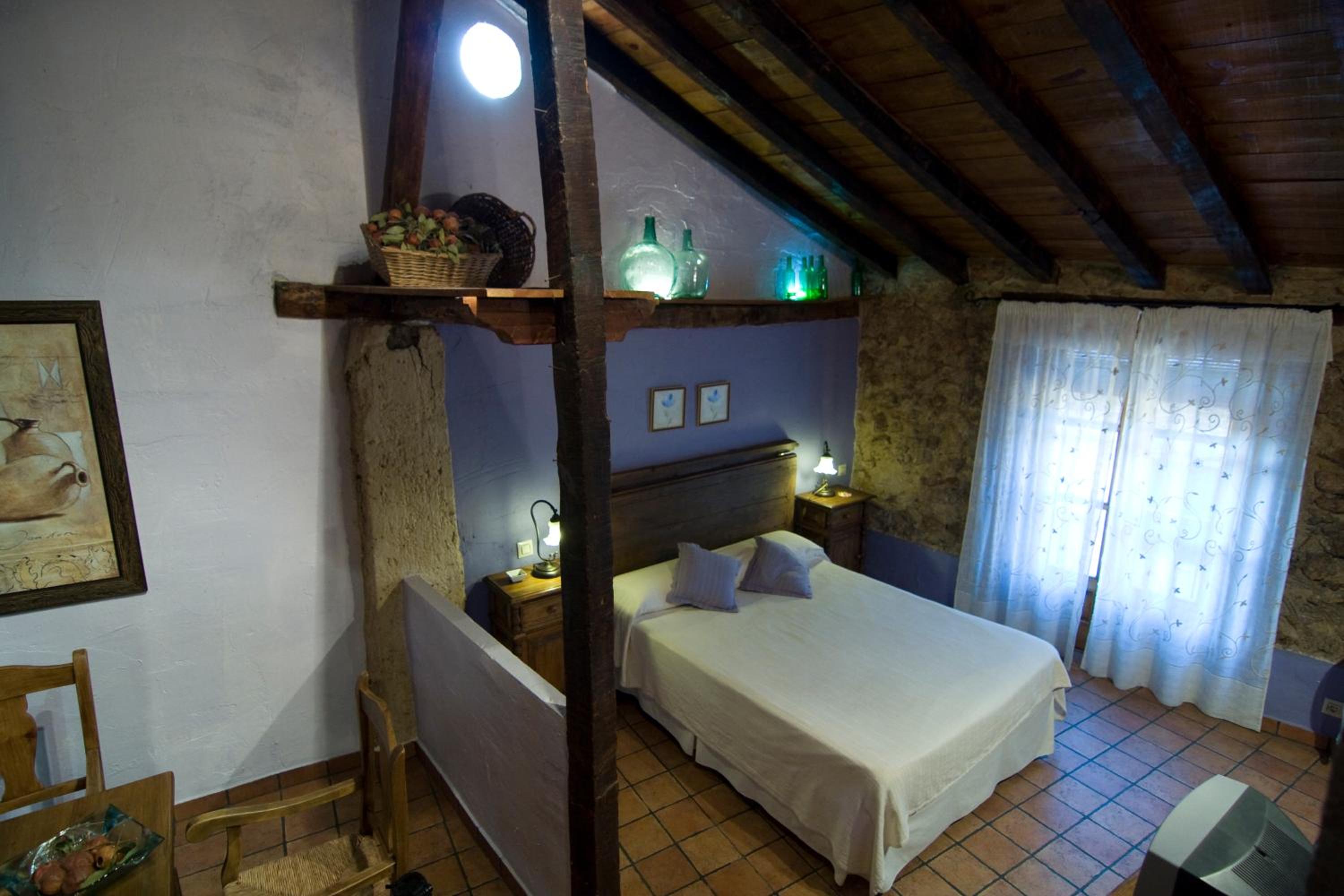 Double or Twin Room with Sitting Area - Photo 14