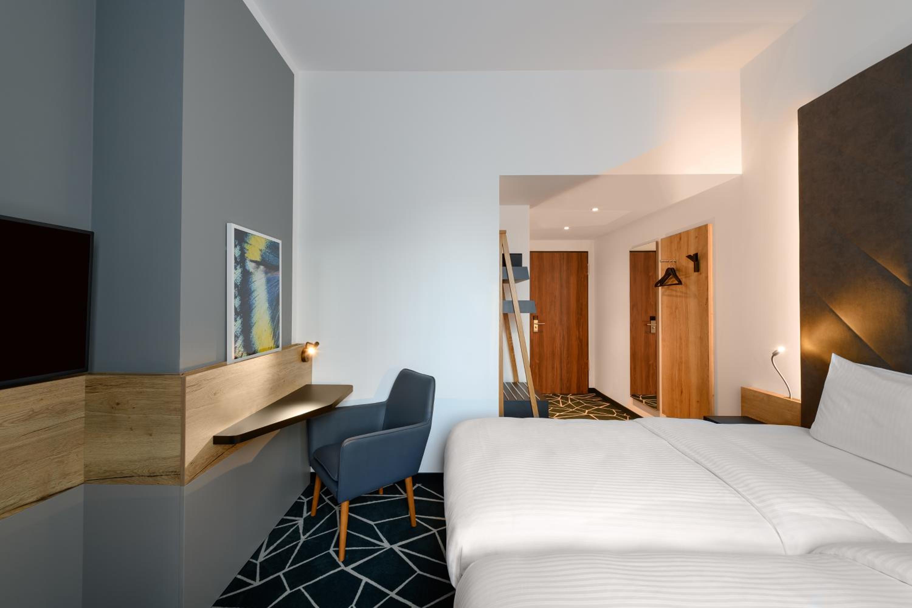 Standard Twin Room - Photo 9