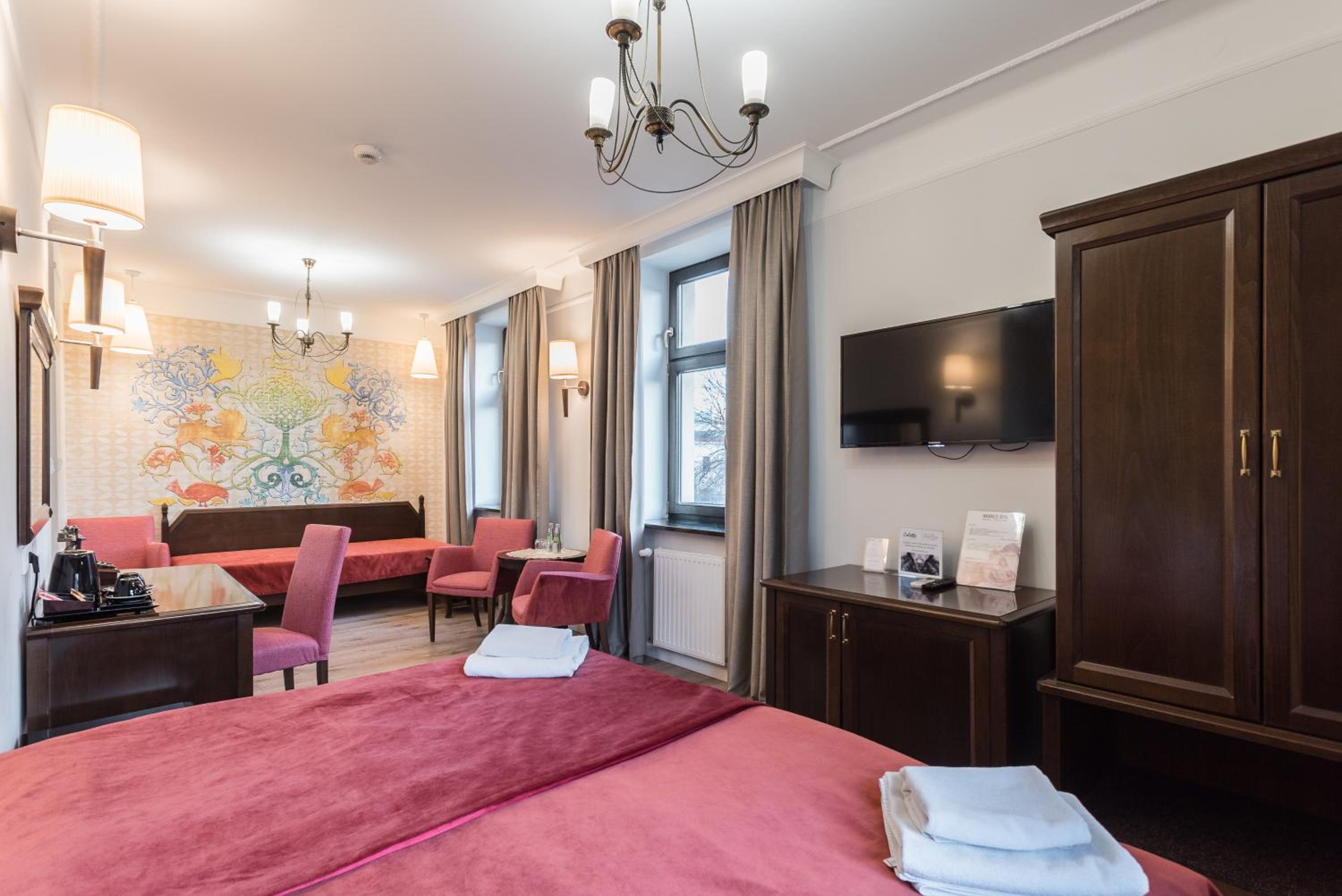 Deluxe Room - Photo 7