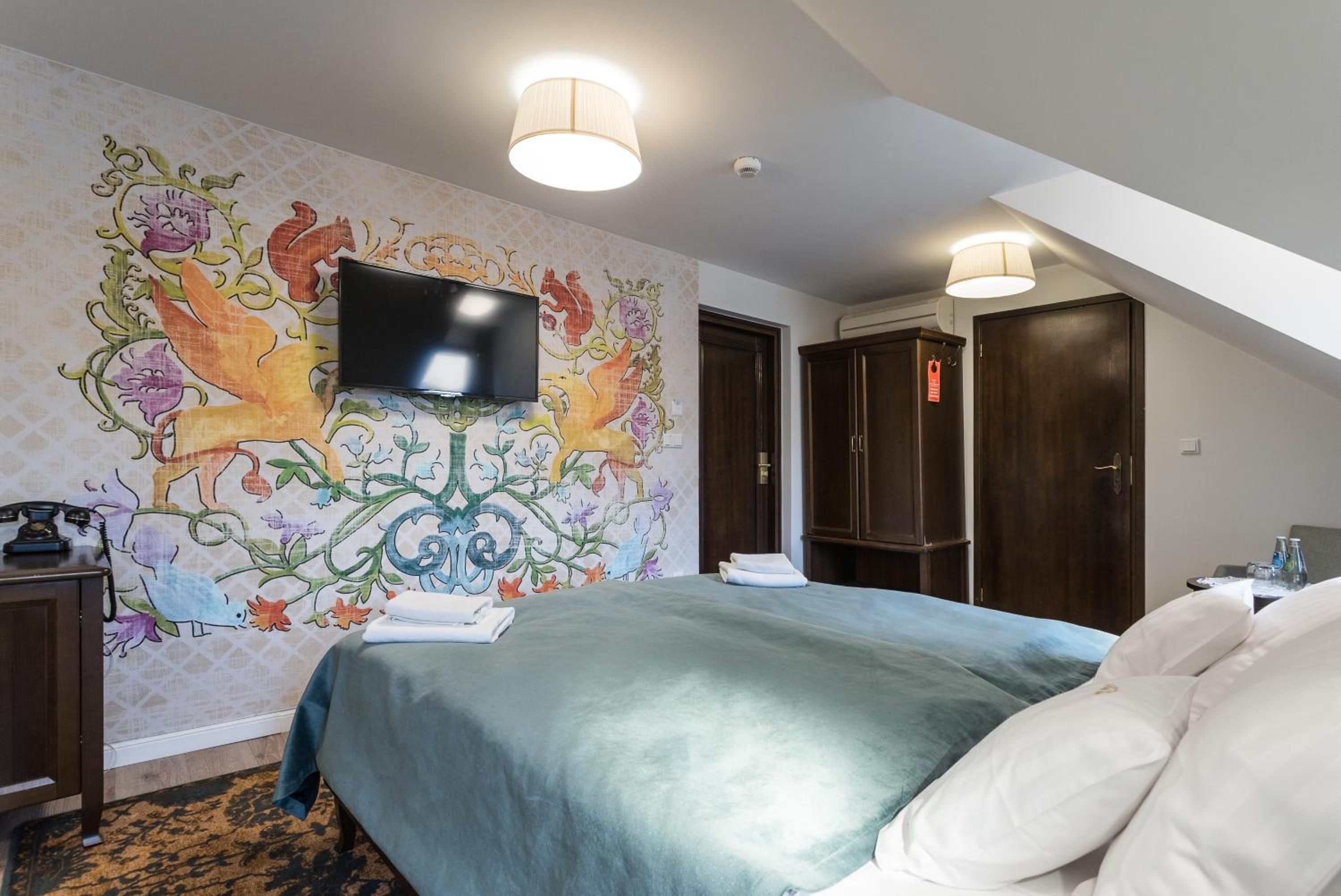 Deluxe Room - Photo 6