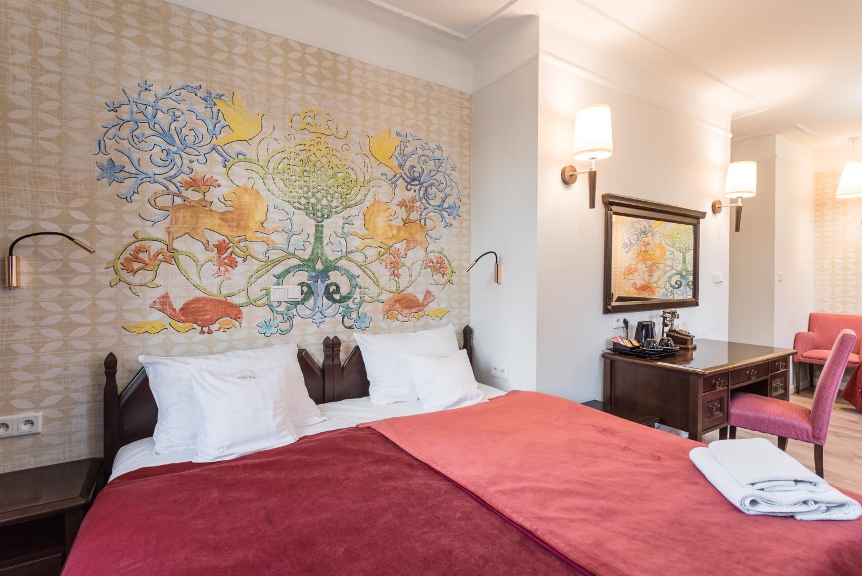 Deluxe Room - Photo 5