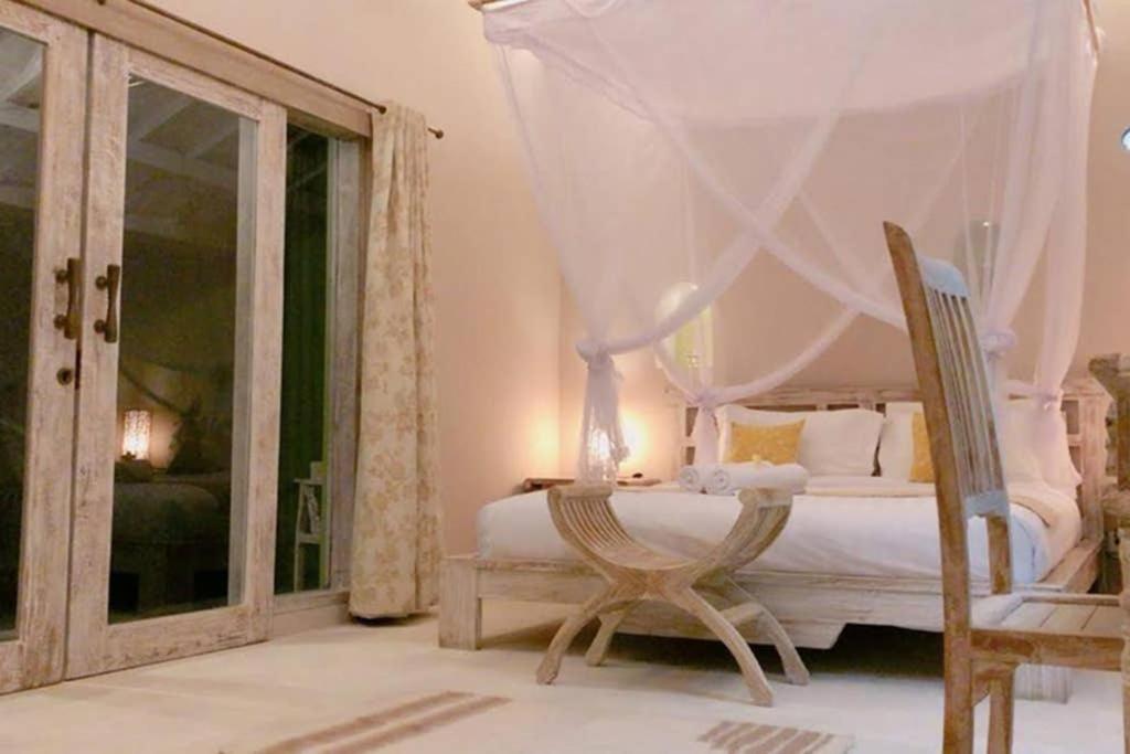 Three-Bedroom Villa - Photo 32