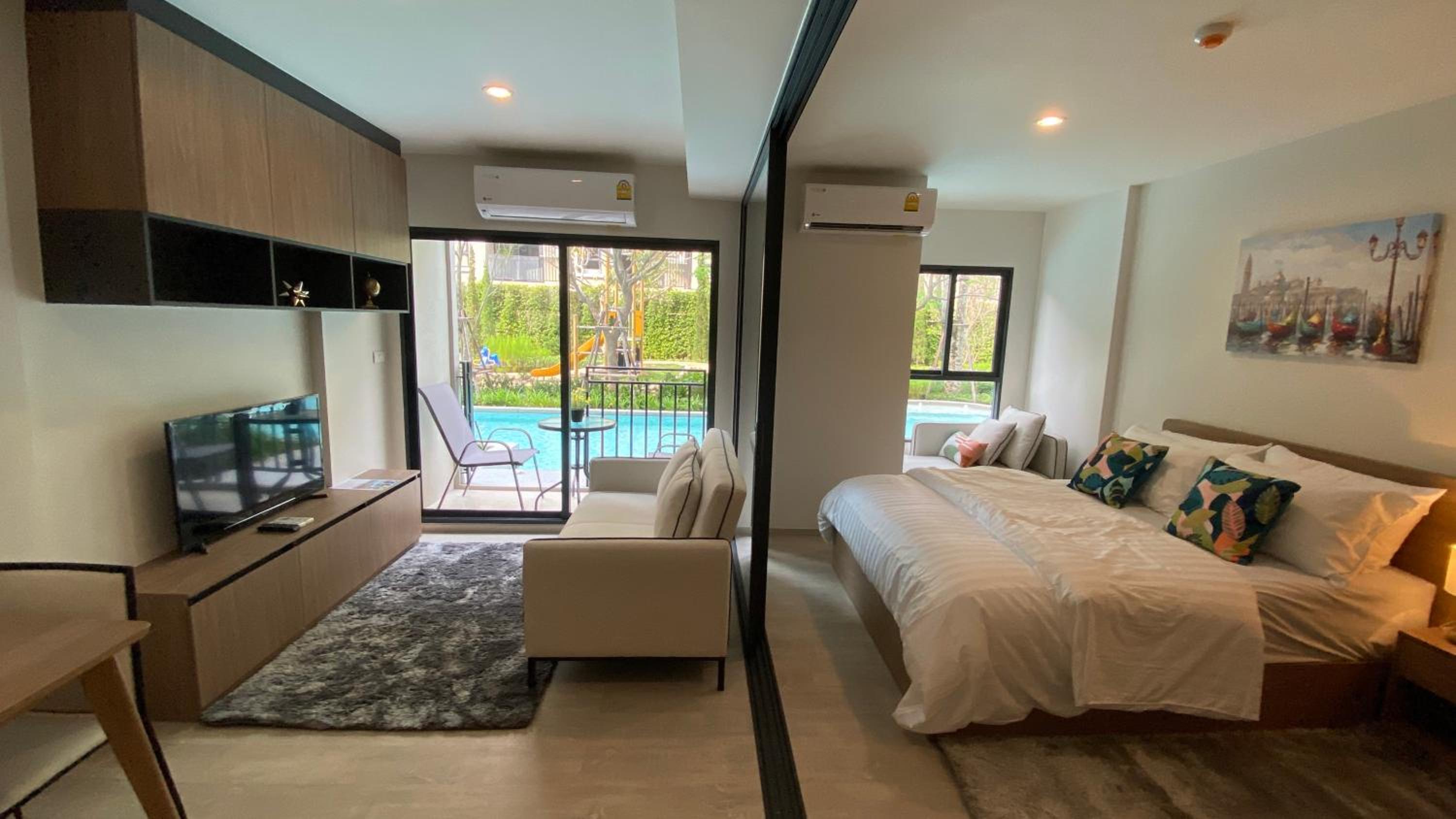 Apartment with Pool View  - Photo 19
