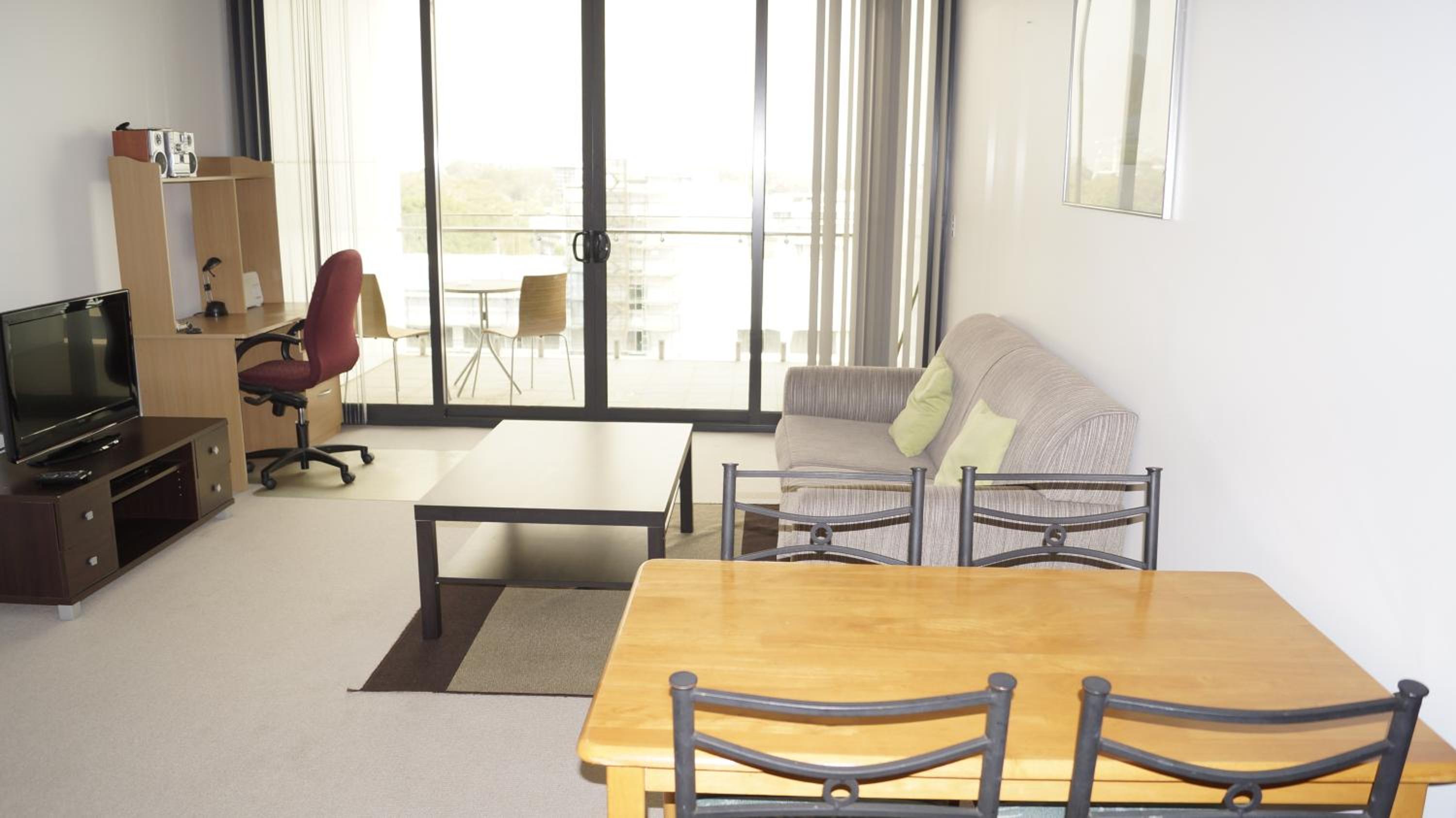 One-Bedroom Apartment photo 1