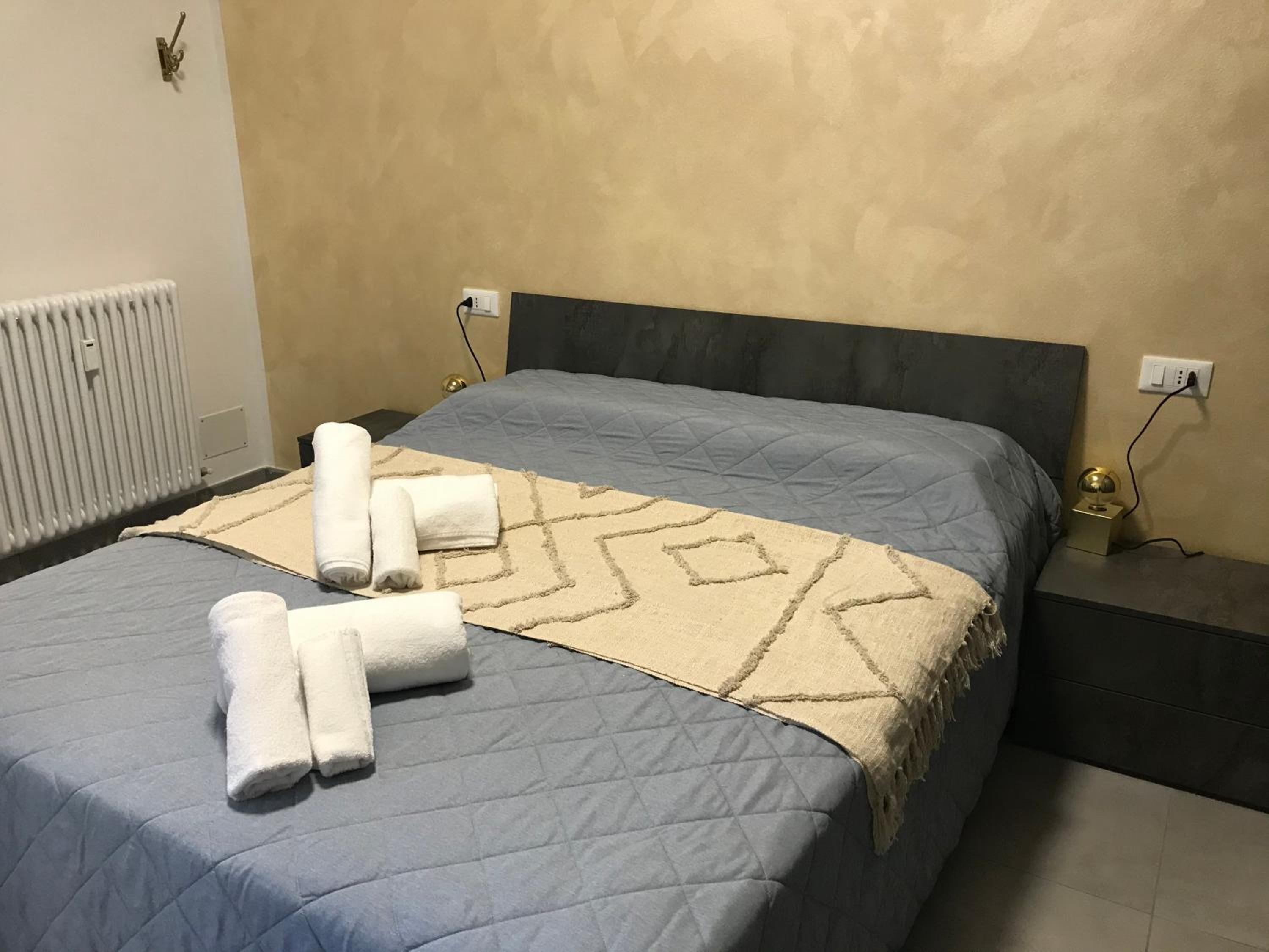 Double Room with Balcony - Photo 21