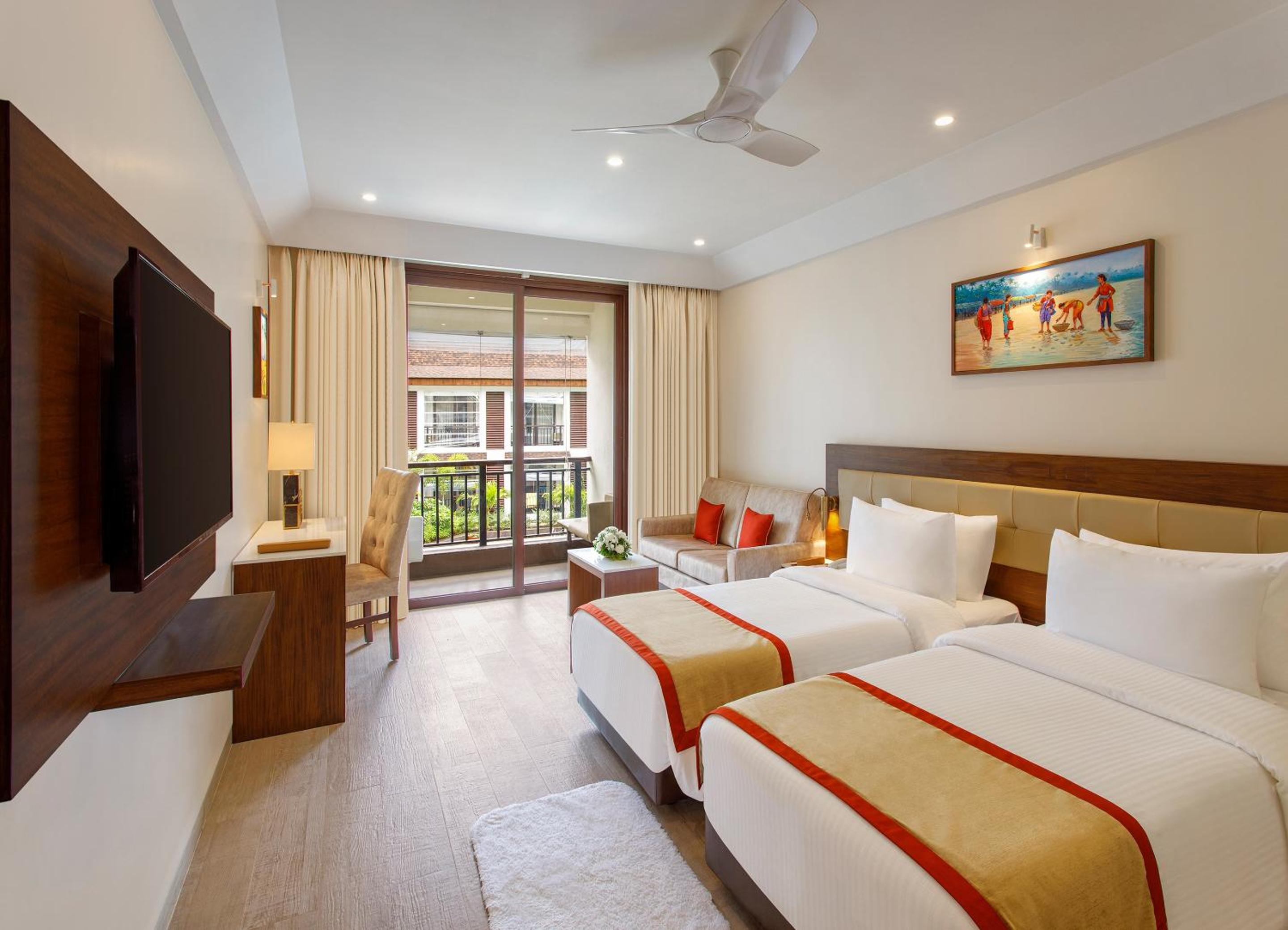 Deluxe Twin Room with Balcony - Photo 6