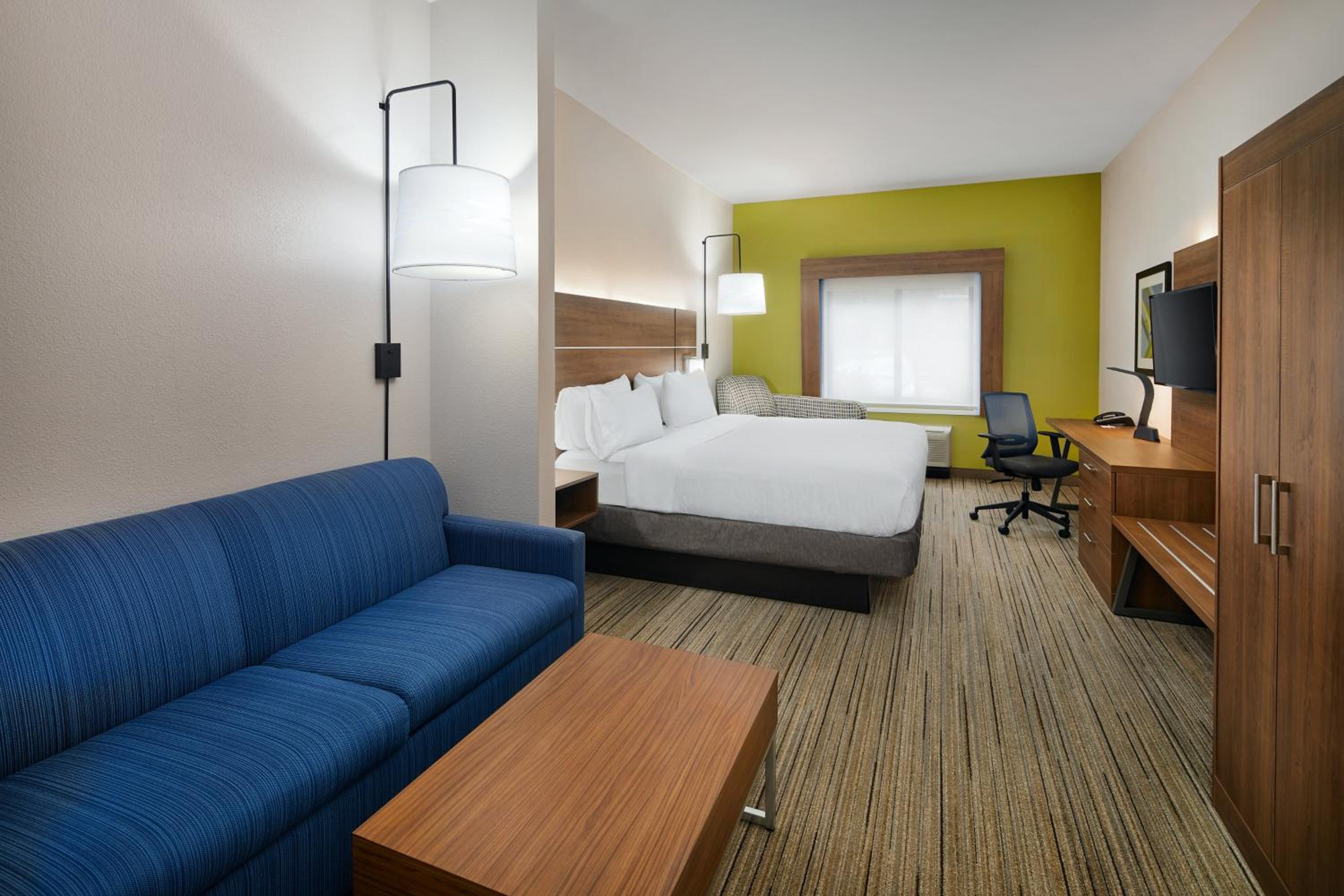 King Suite with Sofa Bed - Photo 2