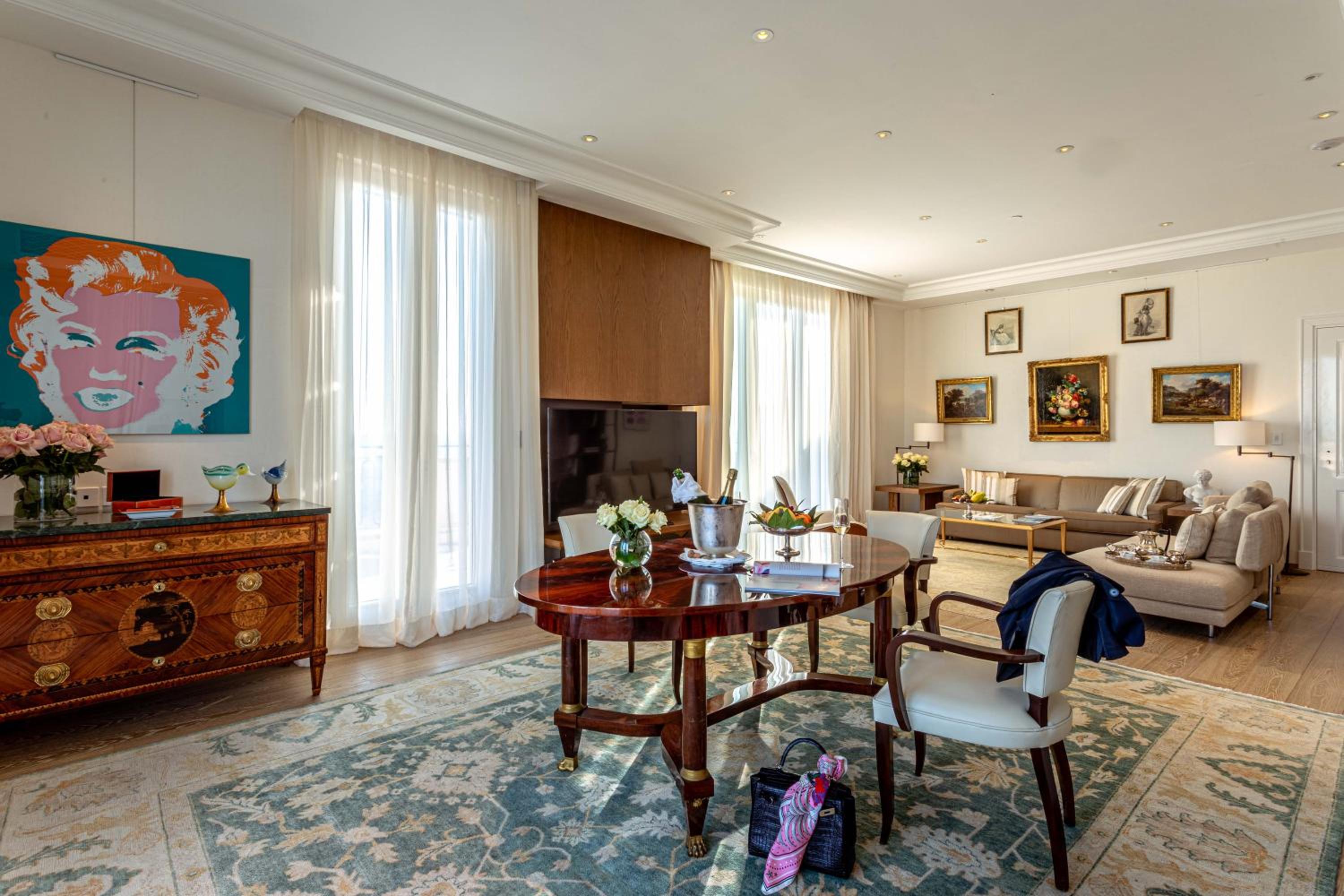 Presidential Suite (Non Smoking)
