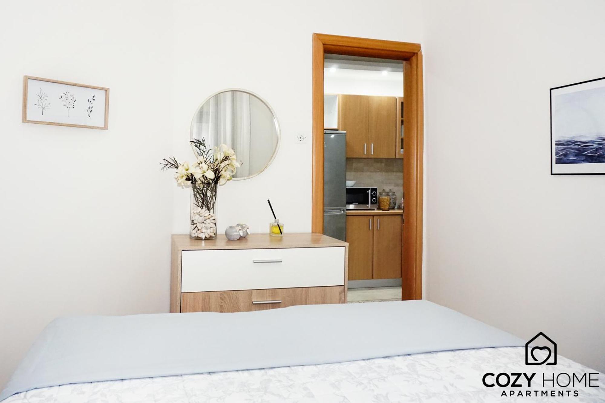 One-Bedroom Apartment - Photo 3