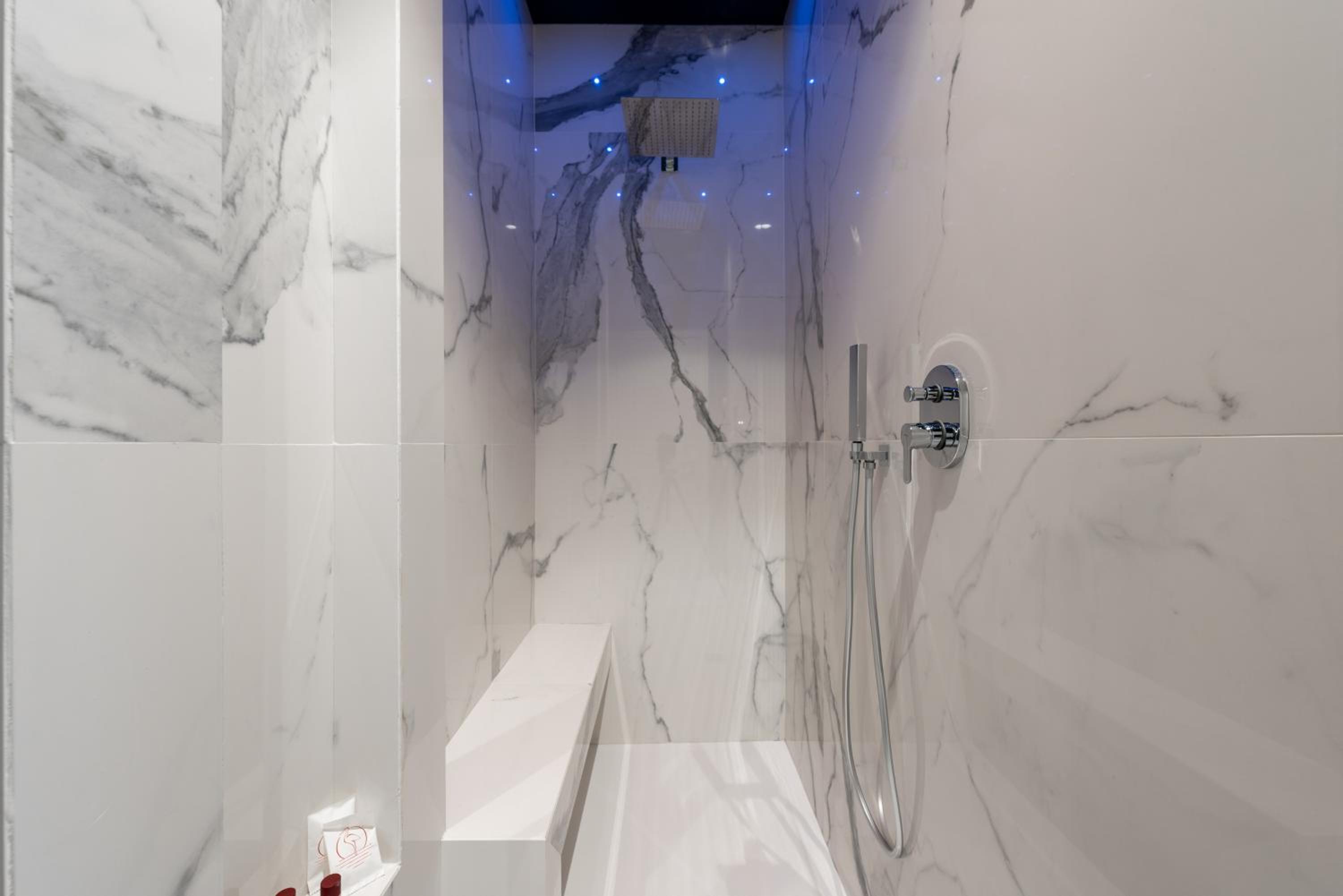 Superior Triple Room - Photo 15