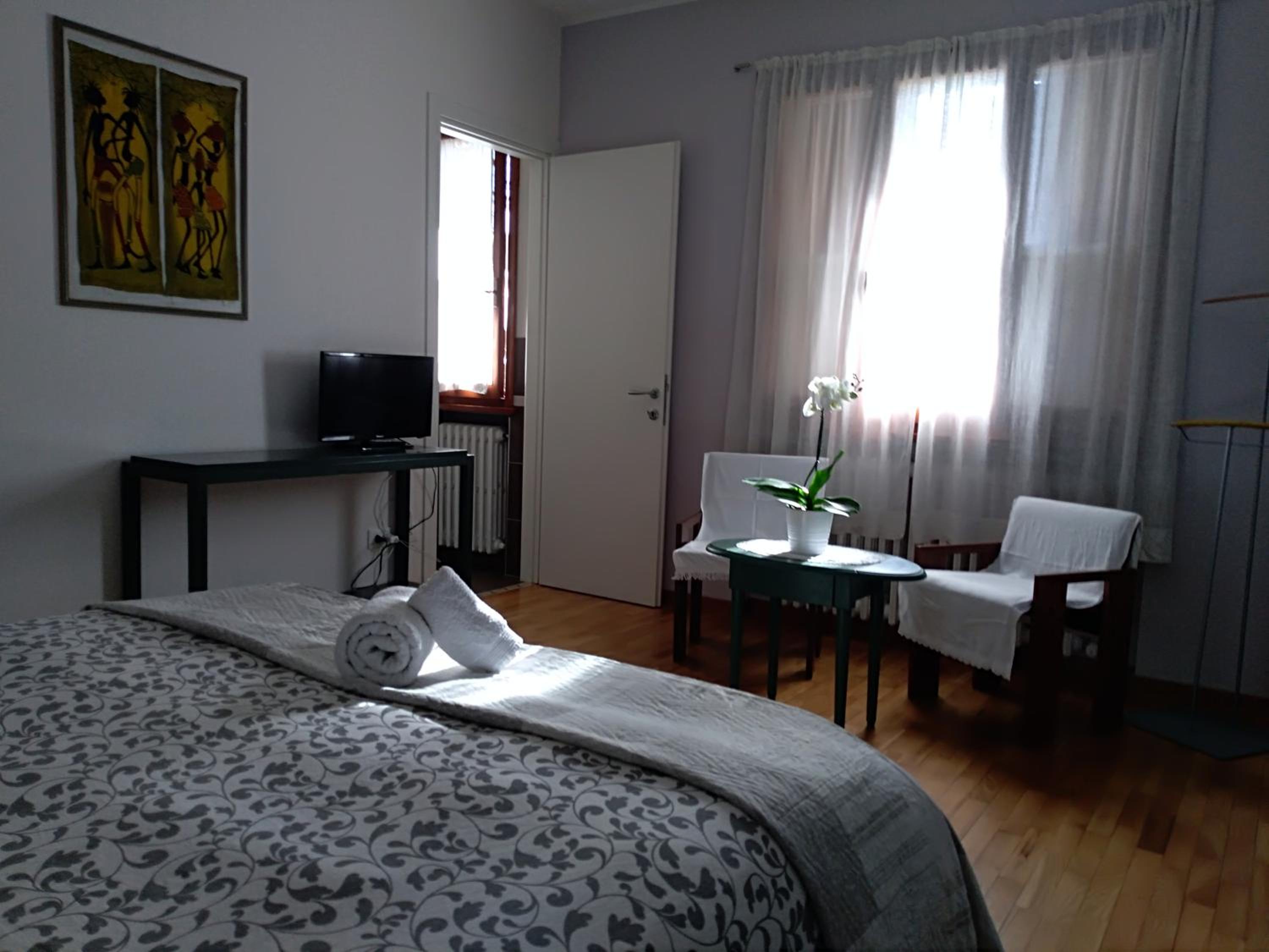 Double Room with Private Bathroom photo 1