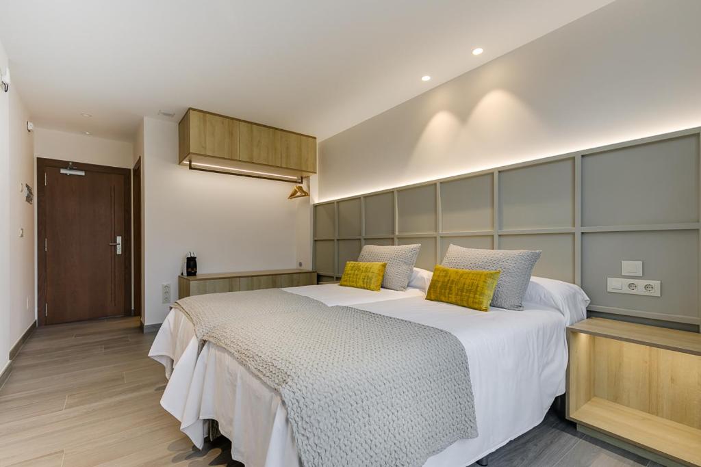 Twin Room - Photo 6