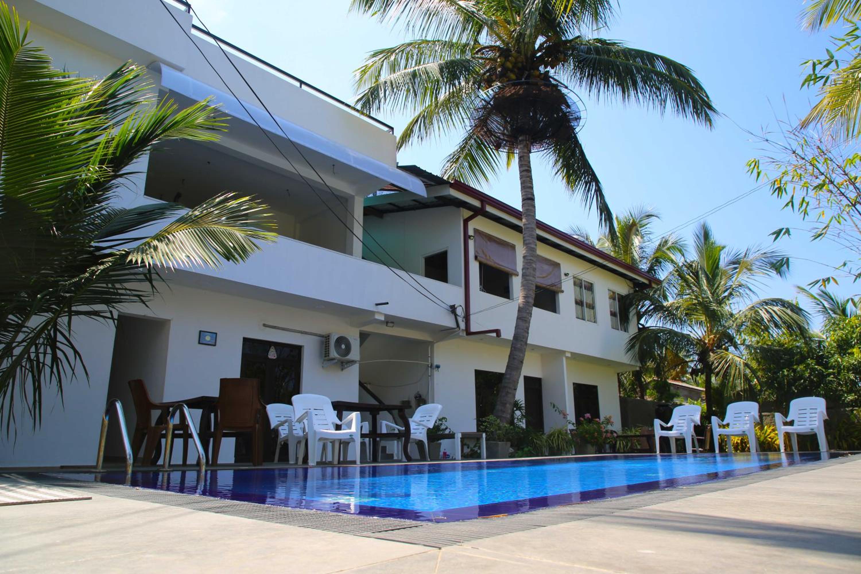 Deluxe Family Room with Free Airport Shuttle  photo 1