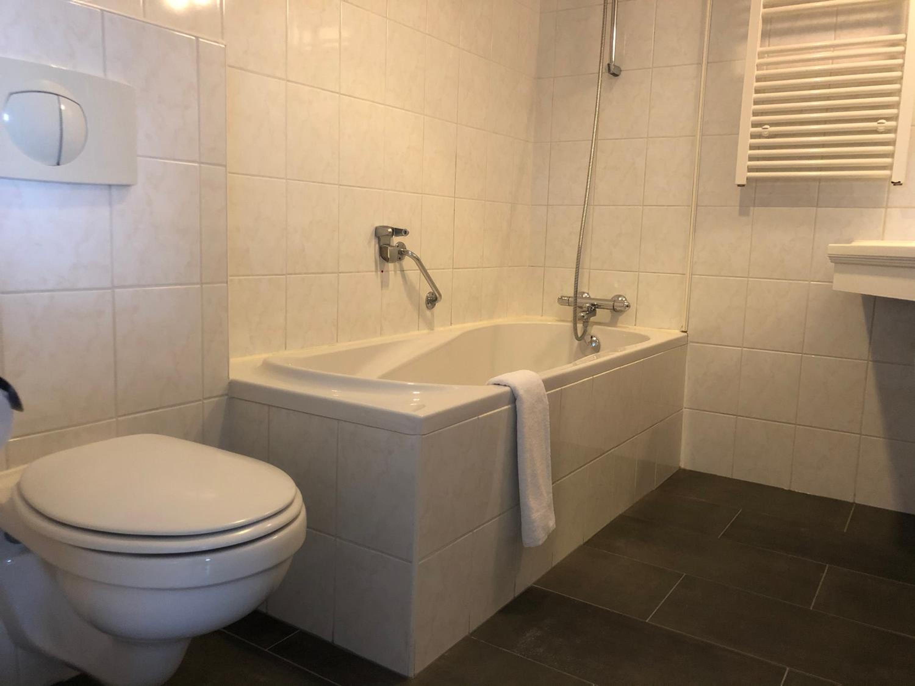 Large Double Room photo 3