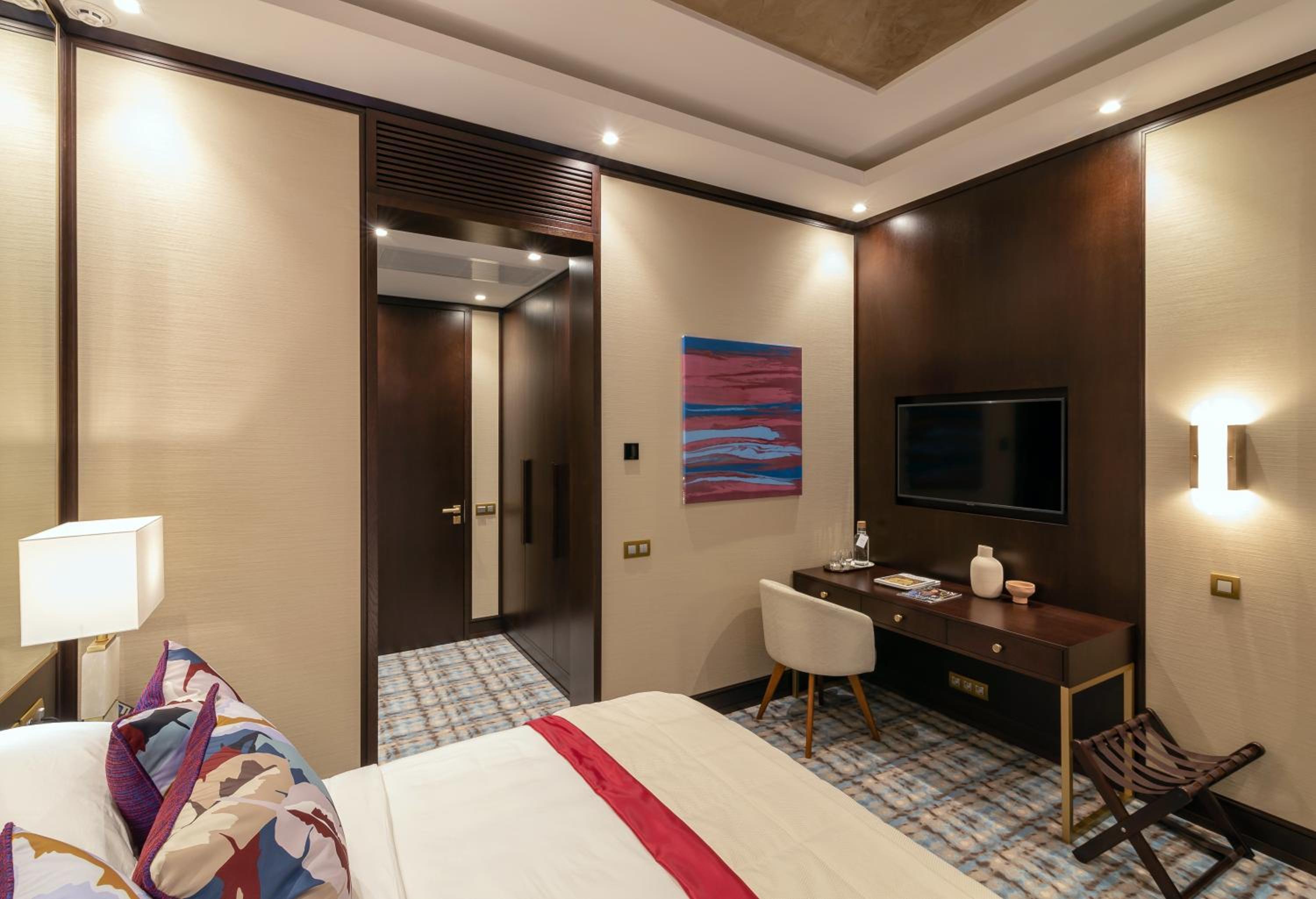 Superior King Room photo 2