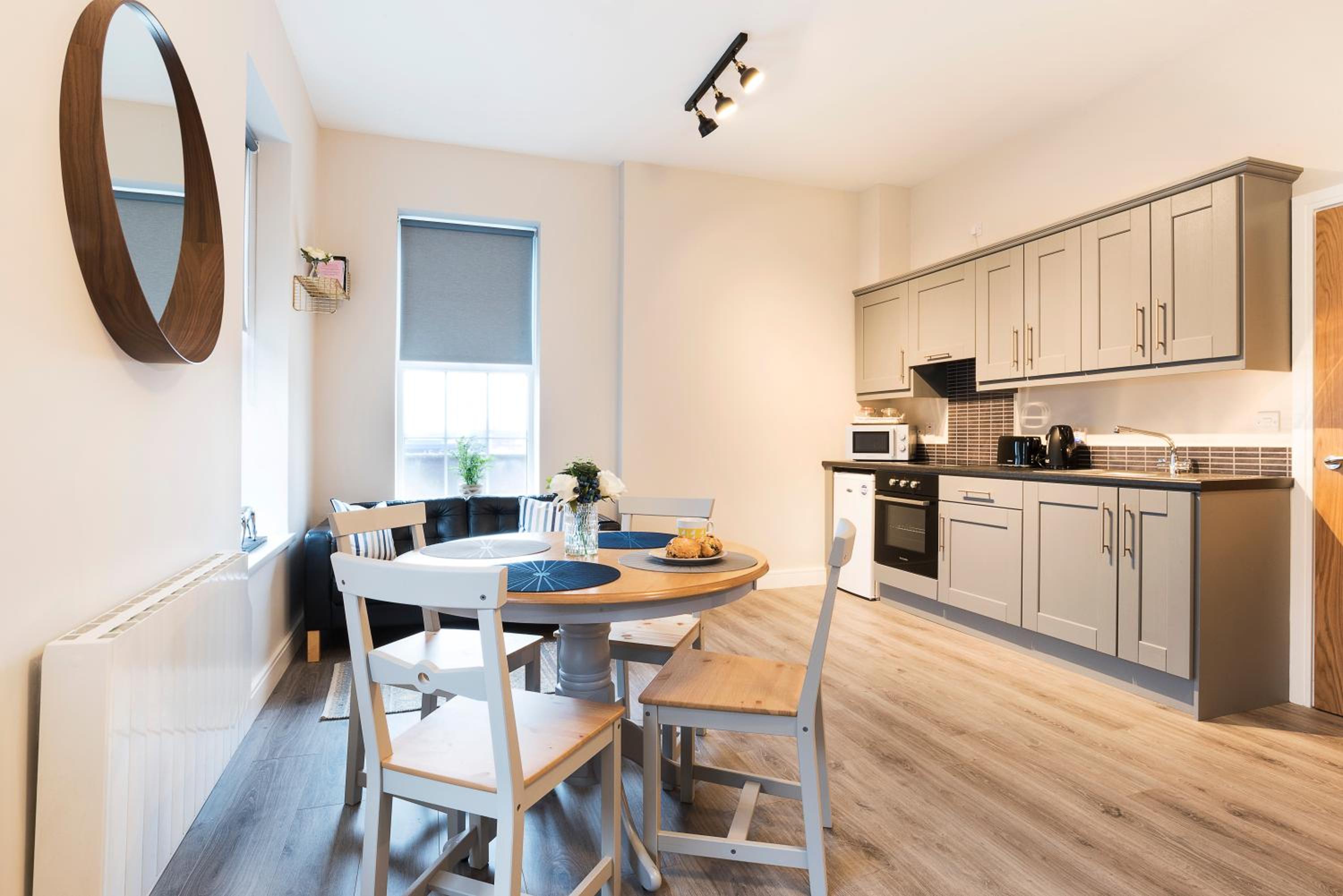 One-Bedroom Apartment - Photo 4