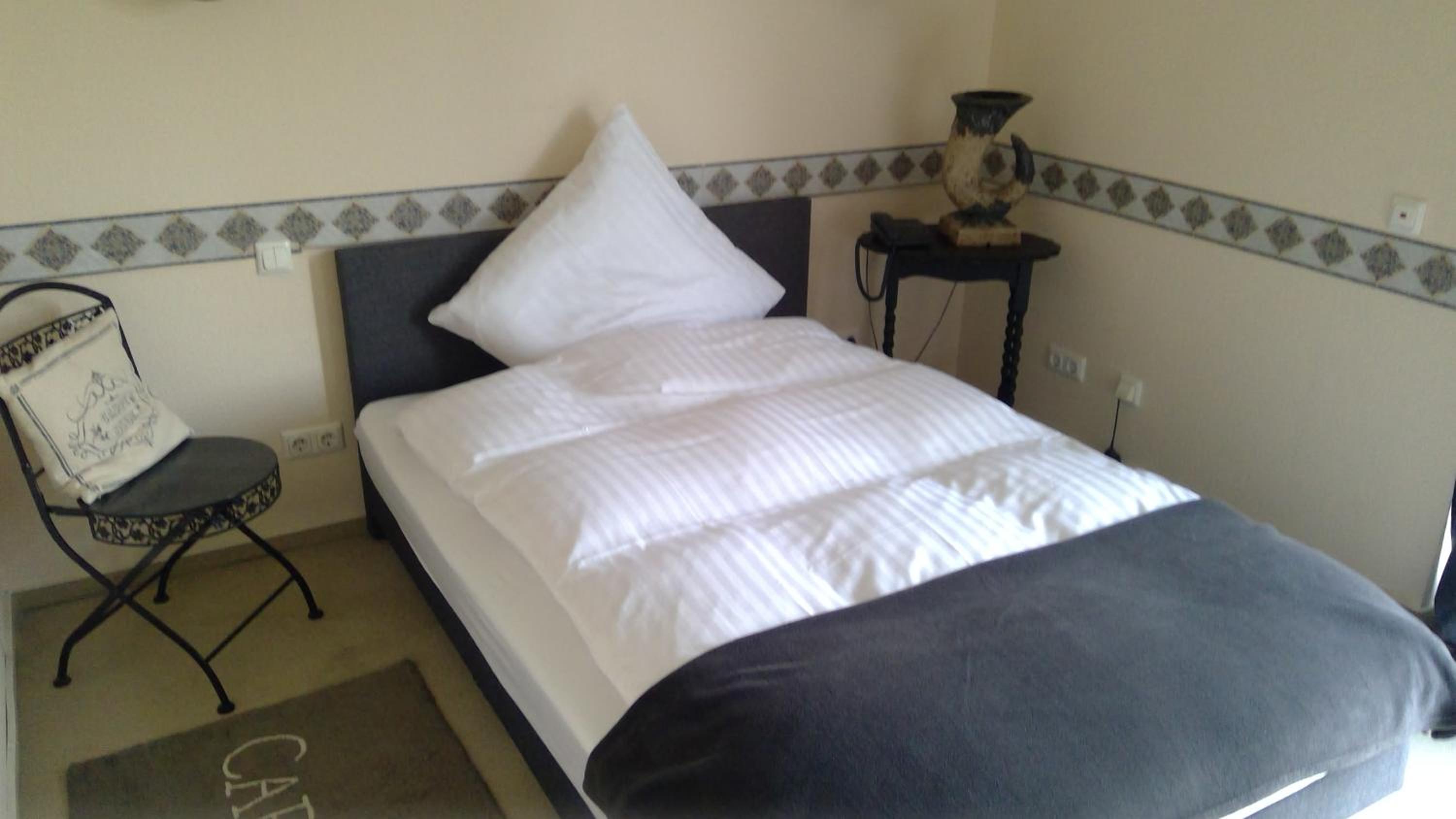 Single Room With Bathroom photo 2