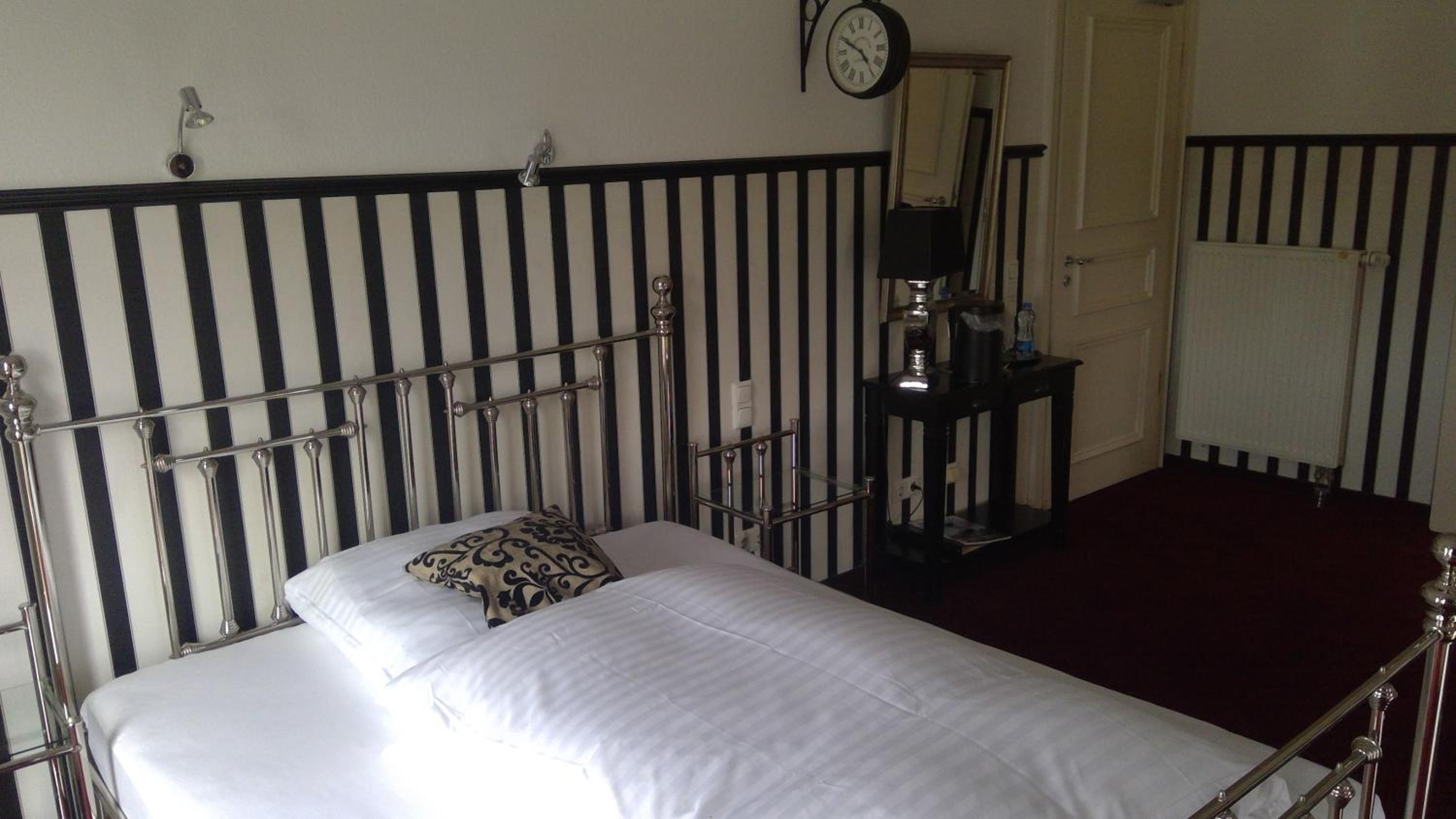 Single Room With Bath photo 1