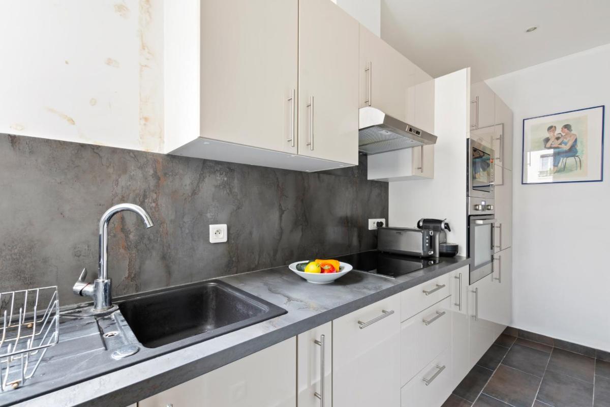 Apartment photo 2