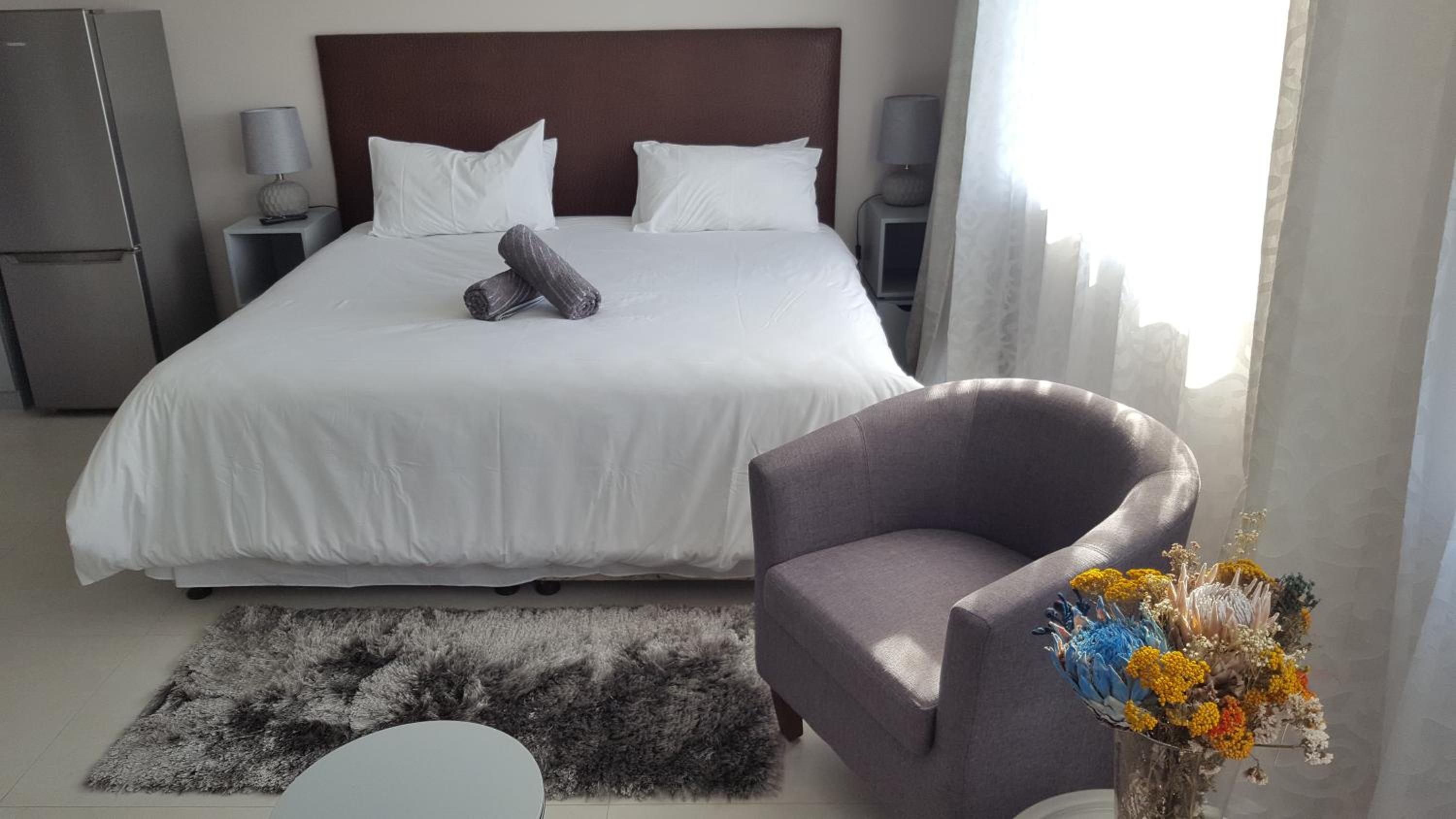 Deluxe King Room - Photo 4
