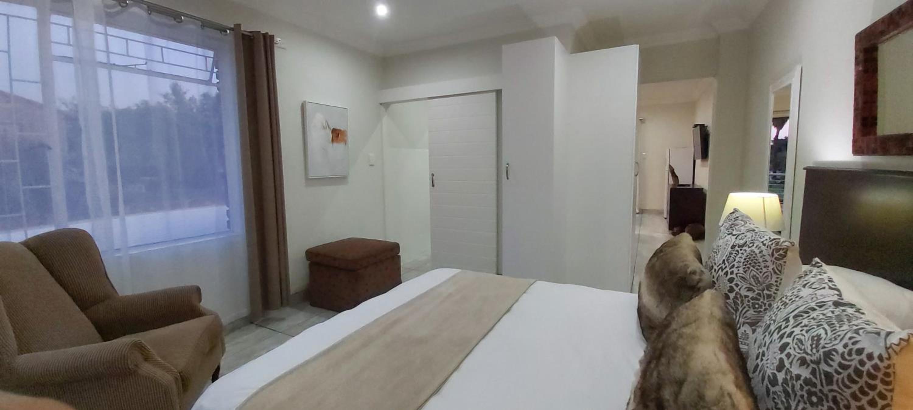 Family Room - Photo 4