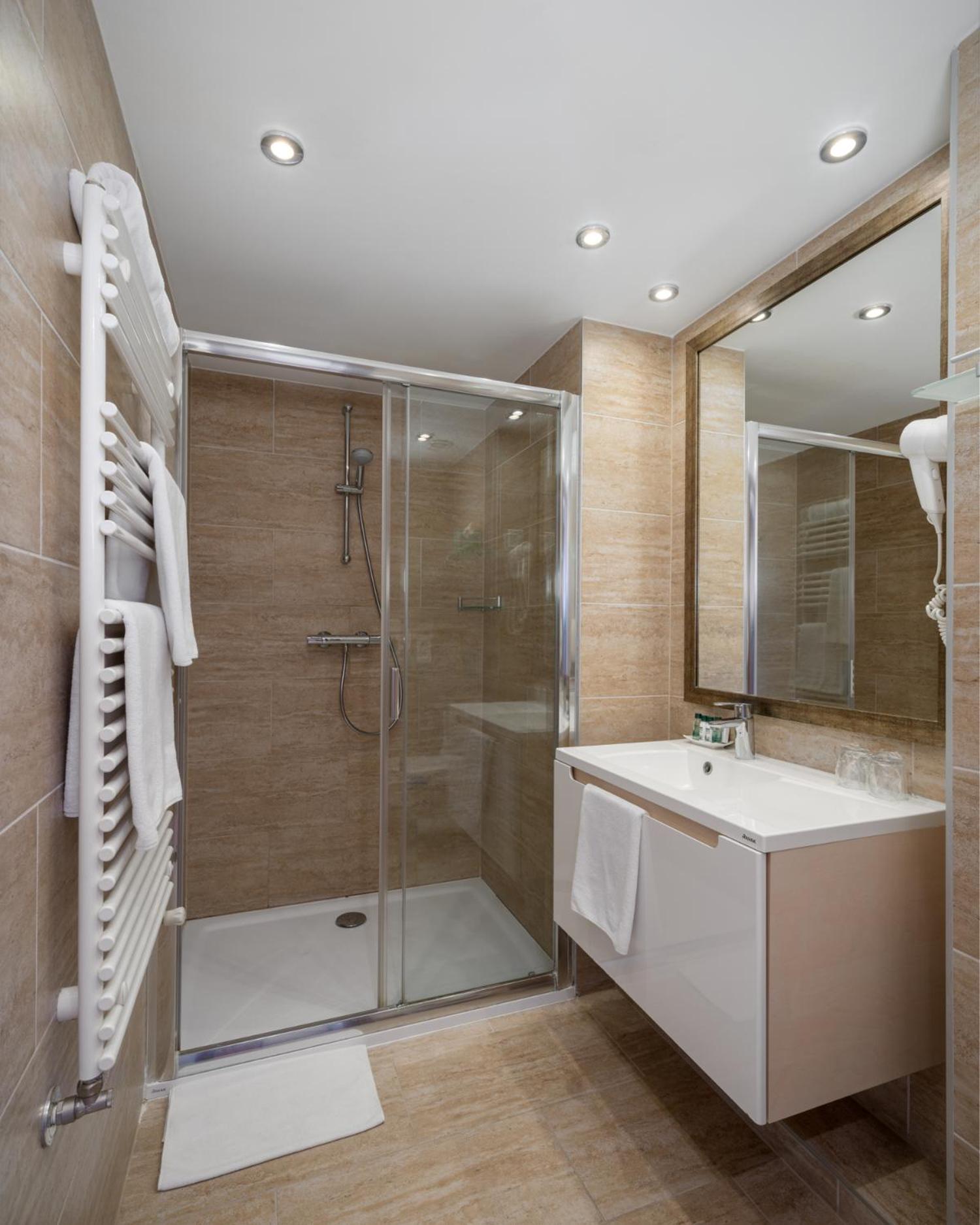 Premium Room - Photo 13