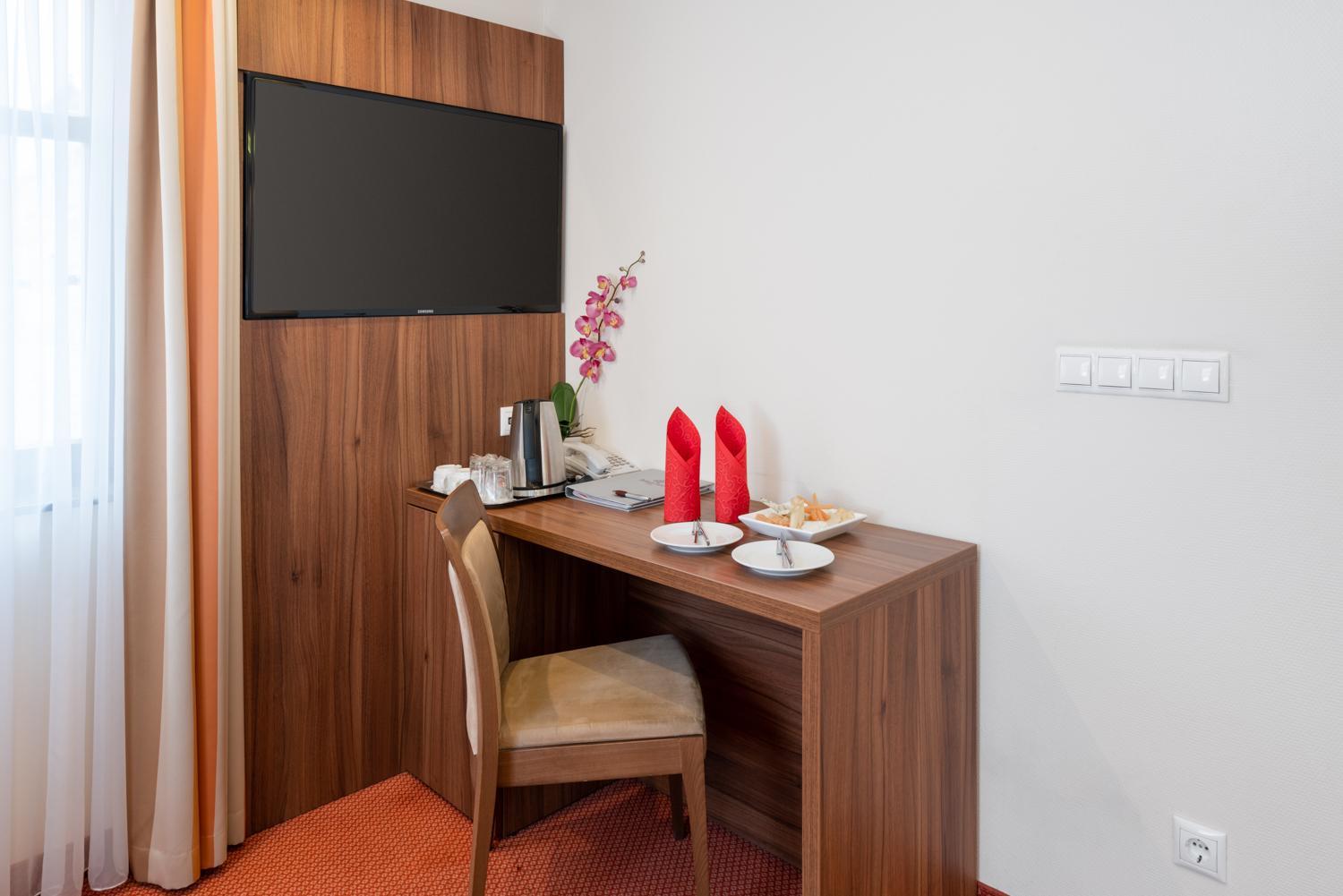Deluxe Junior Suite - Photo 3