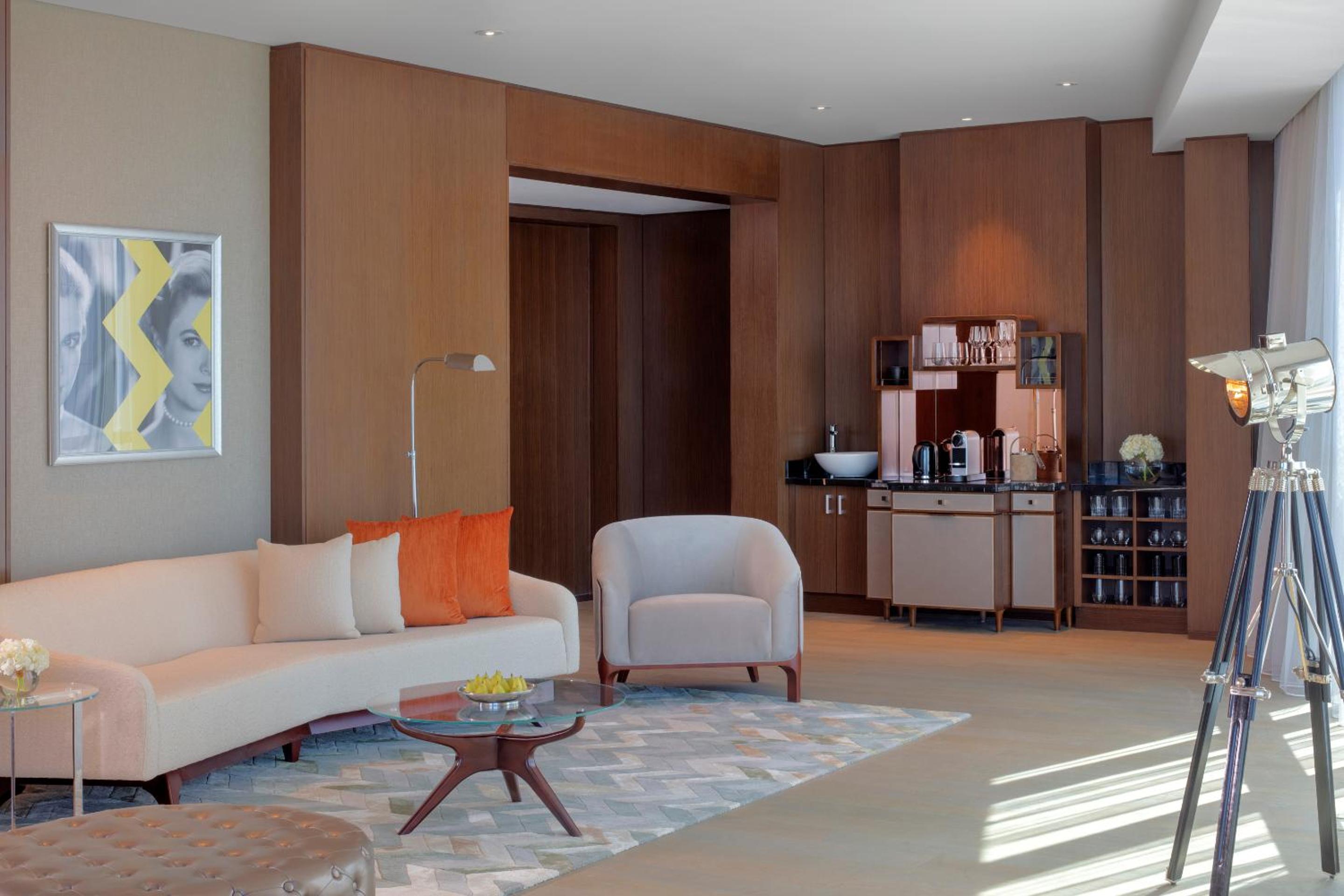 Paramount Suite